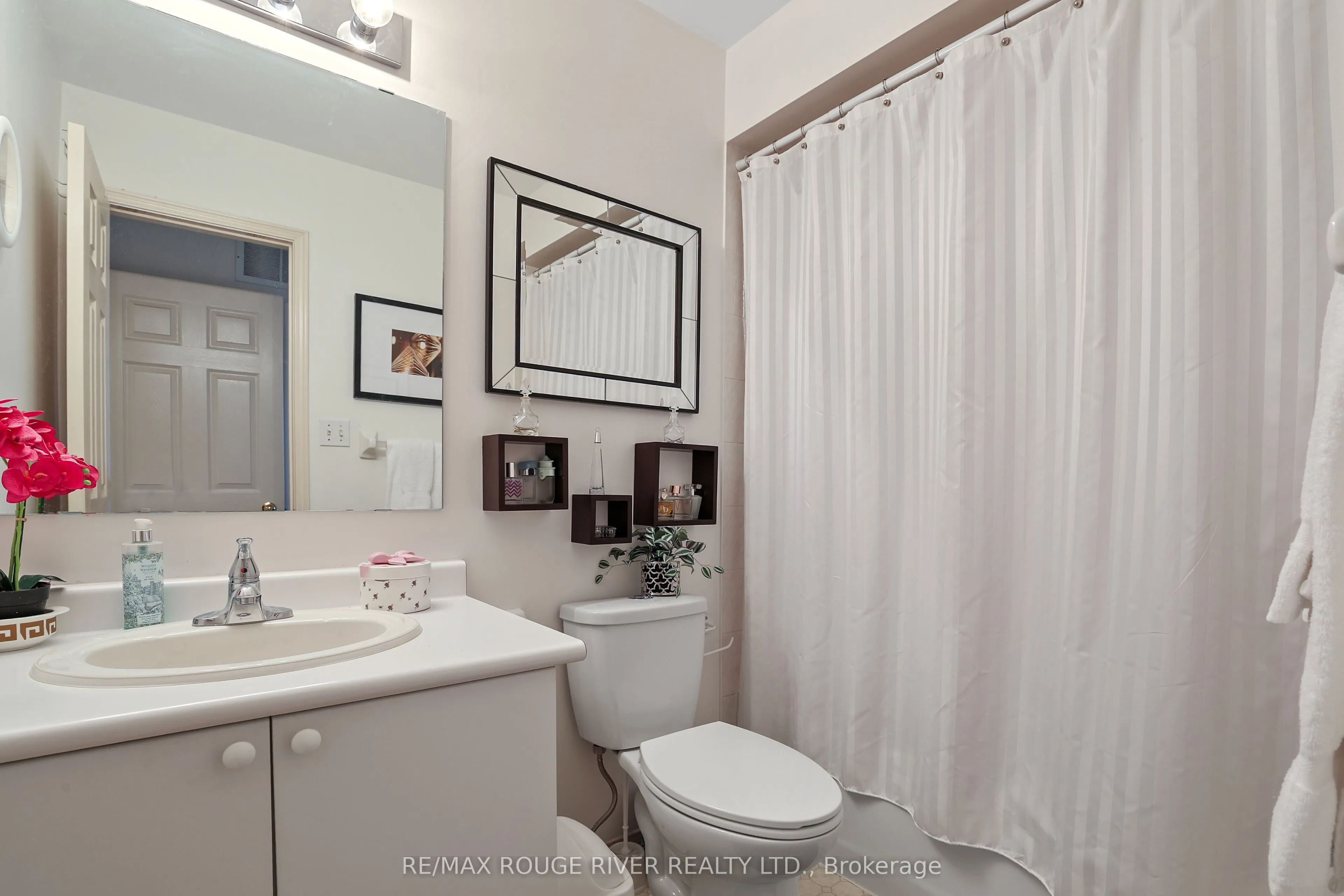 1543 Otonabee Drive