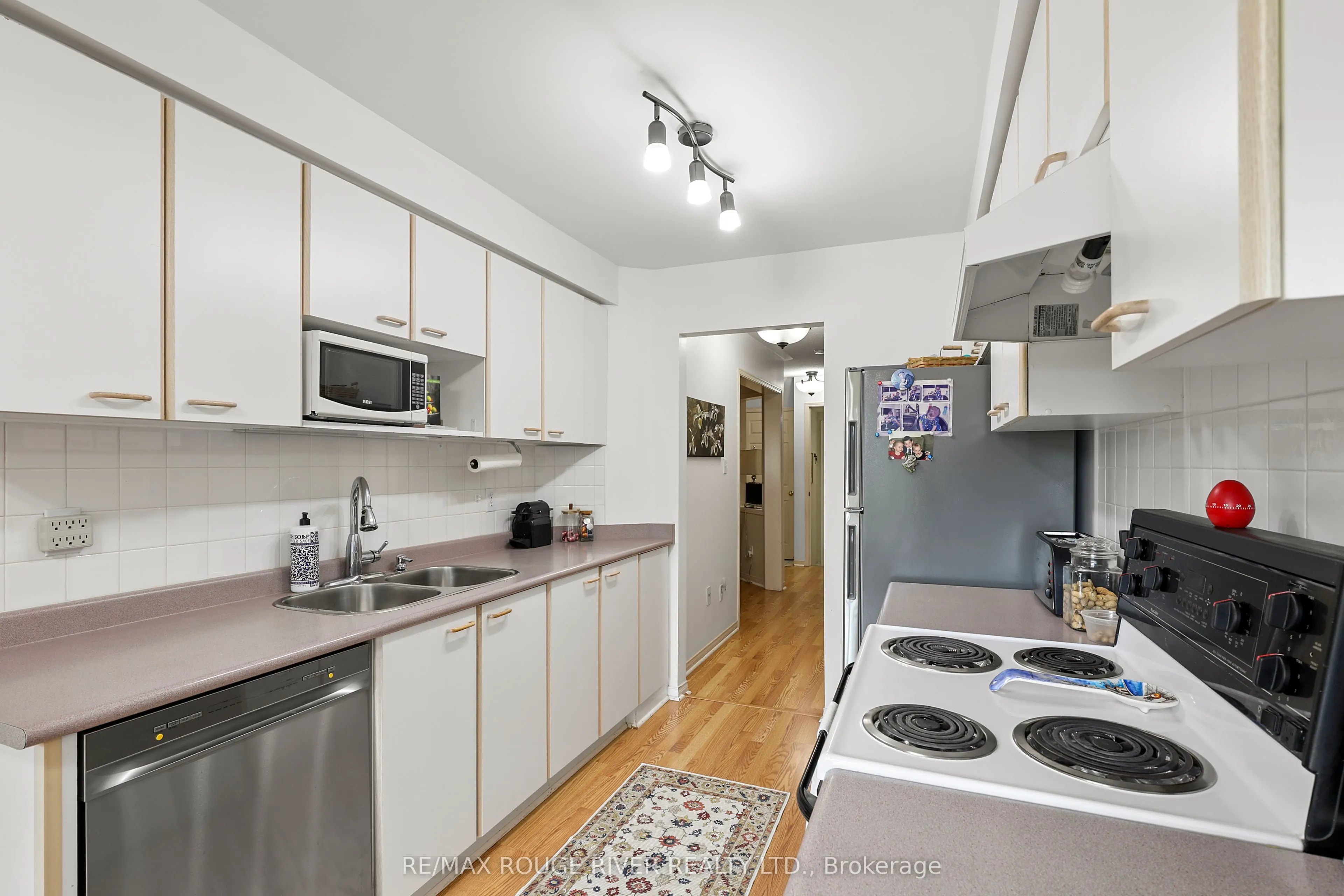 1543 Otonabee Drive
