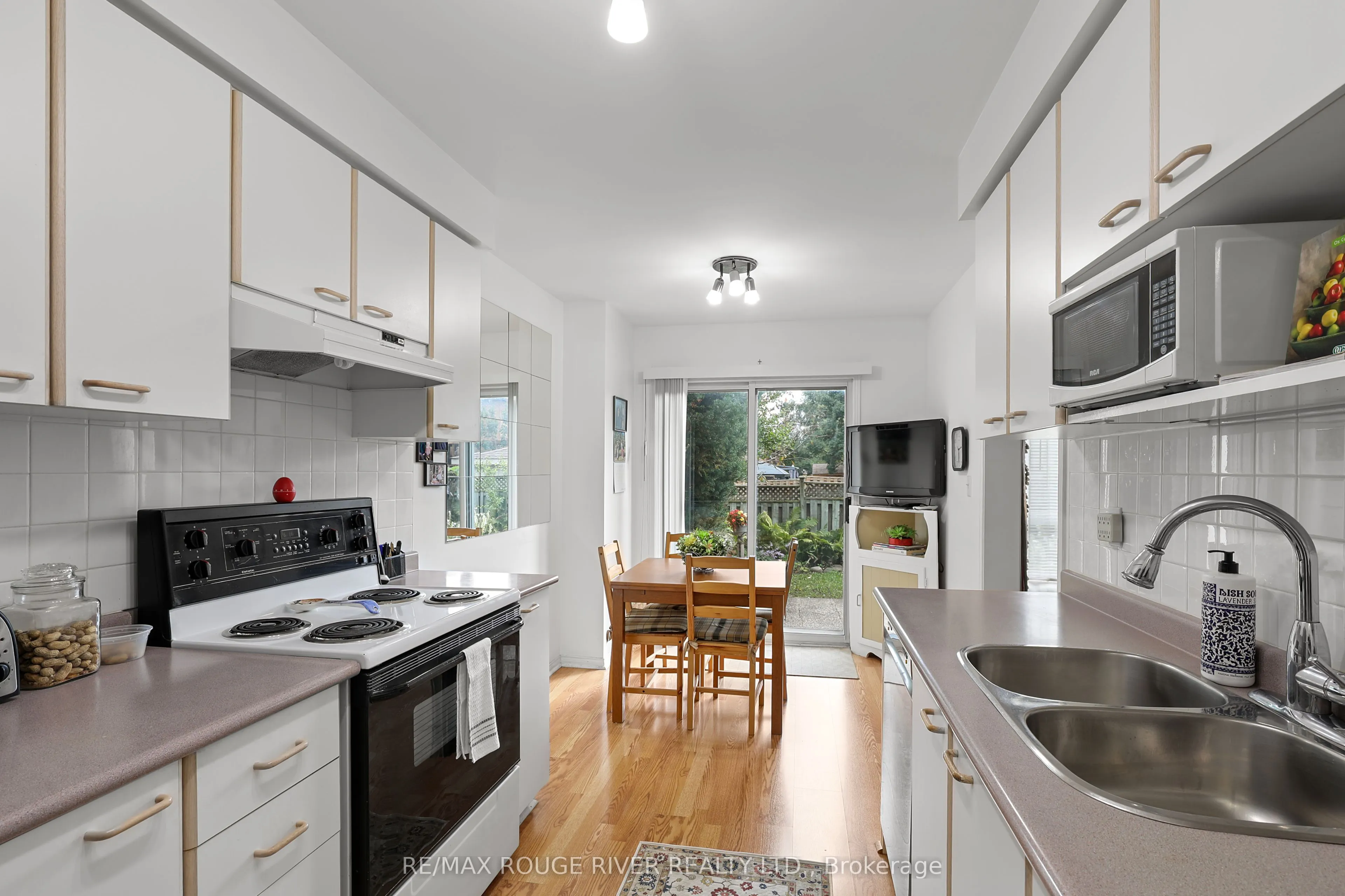 1543 Otonabee Drive