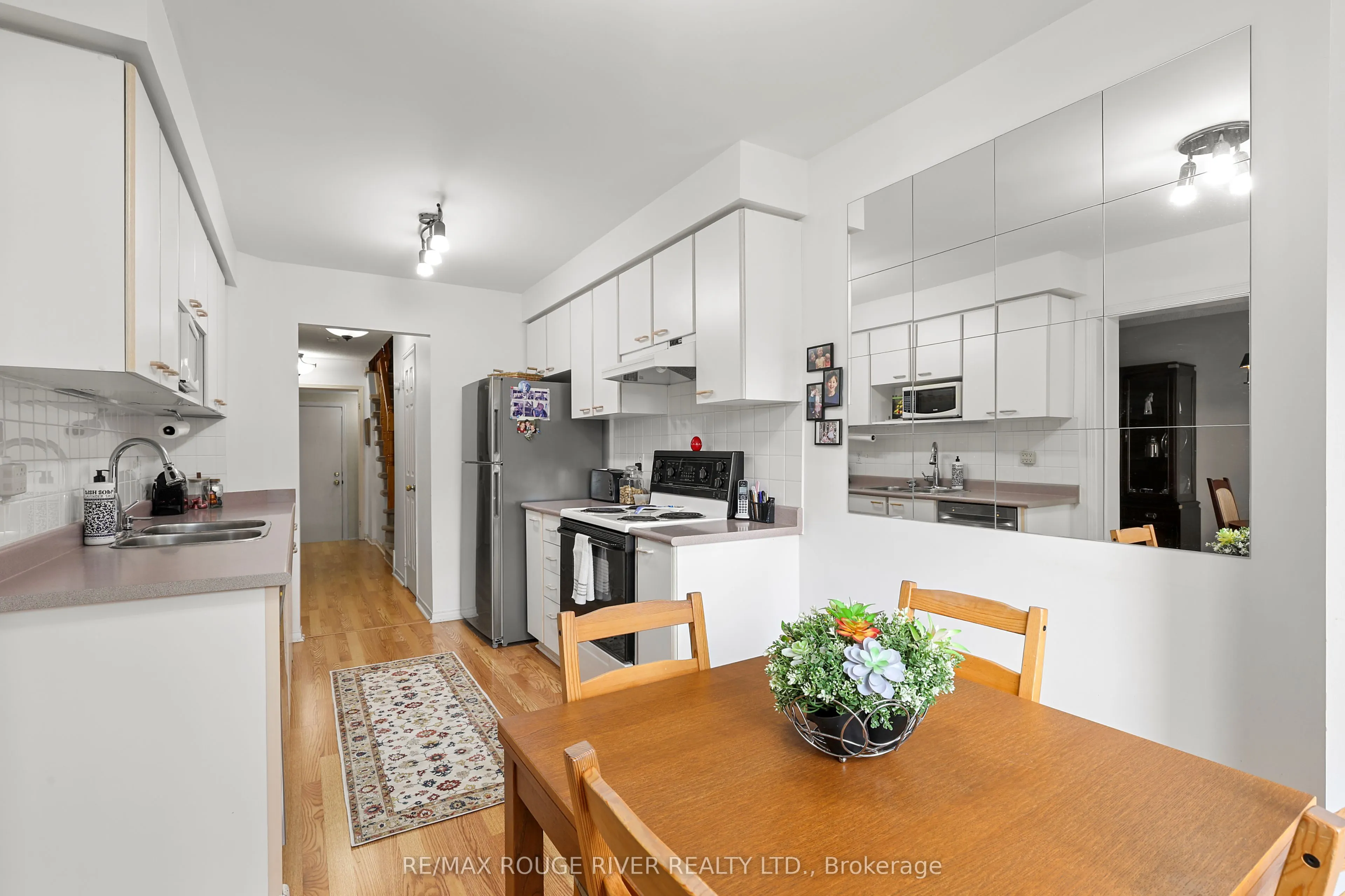 1543 Otonabee Drive