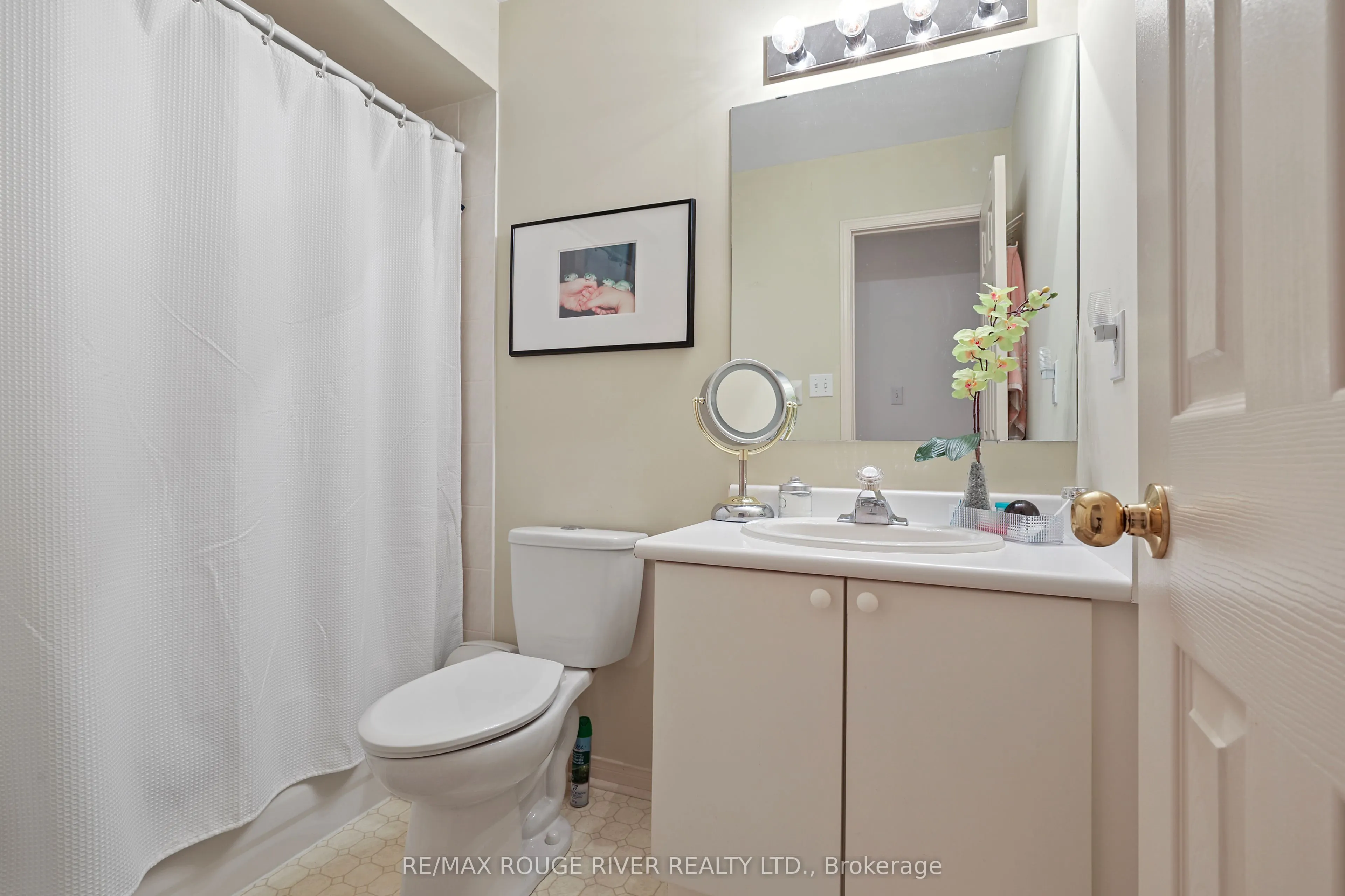 1543 Otonabee Drive