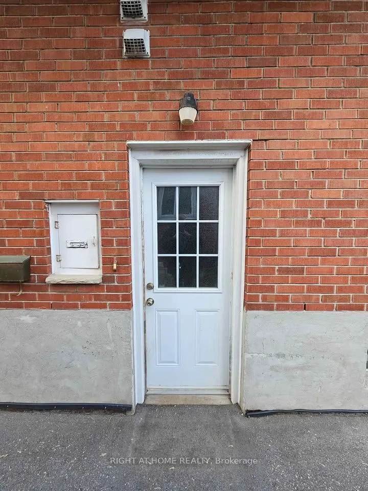 707 Hortop Street #Lower