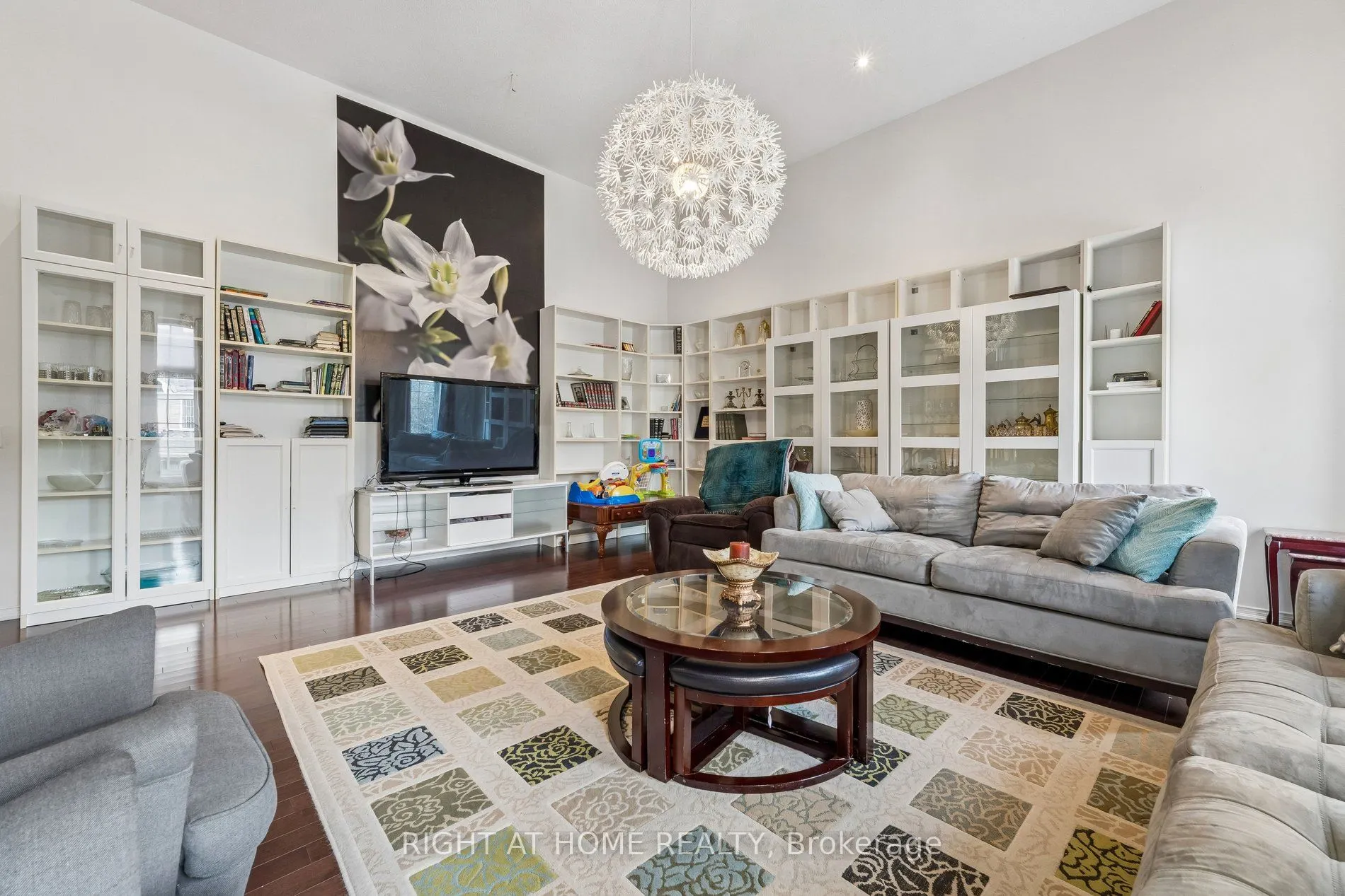 13 Weston Crescent