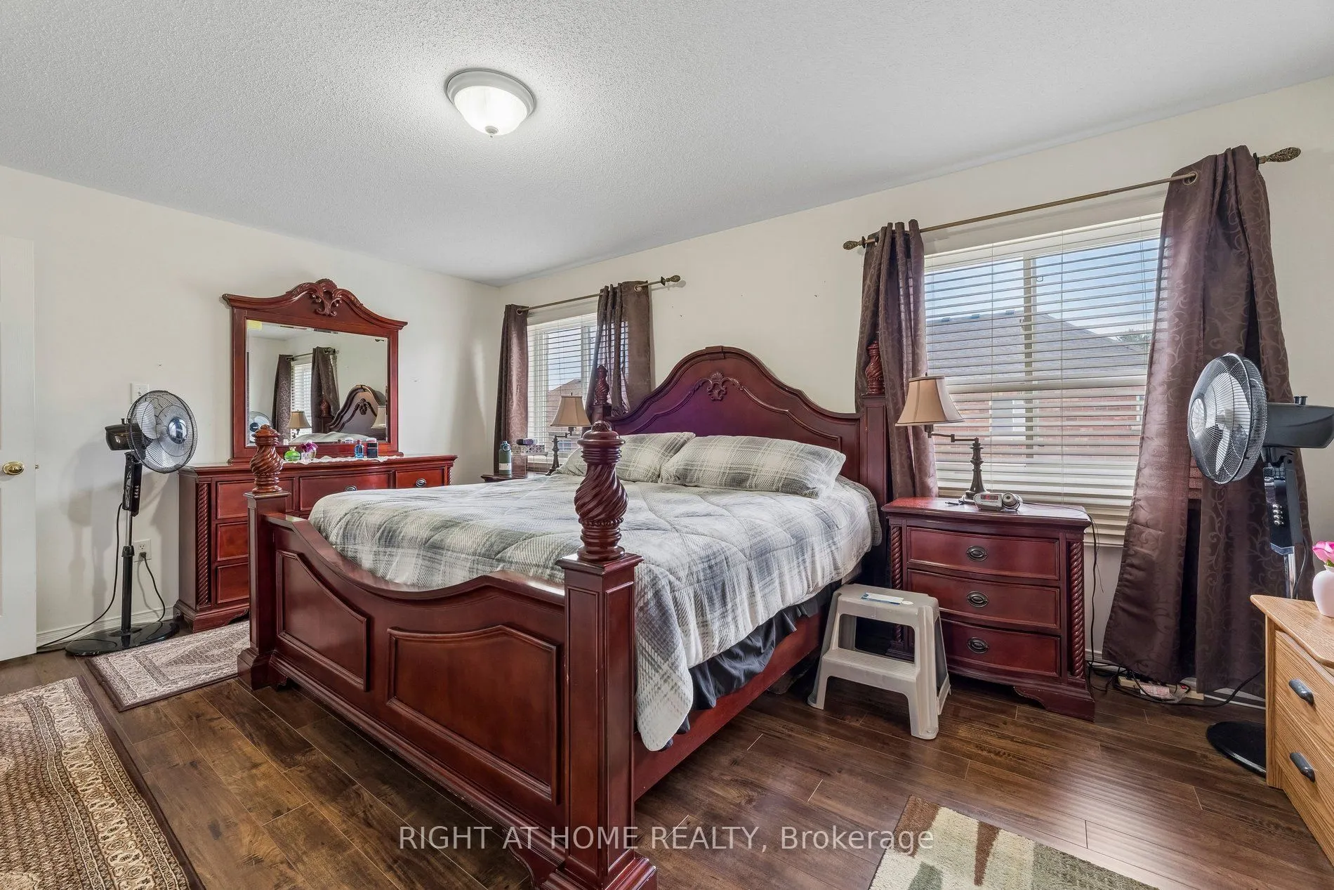 13 Weston Crescent