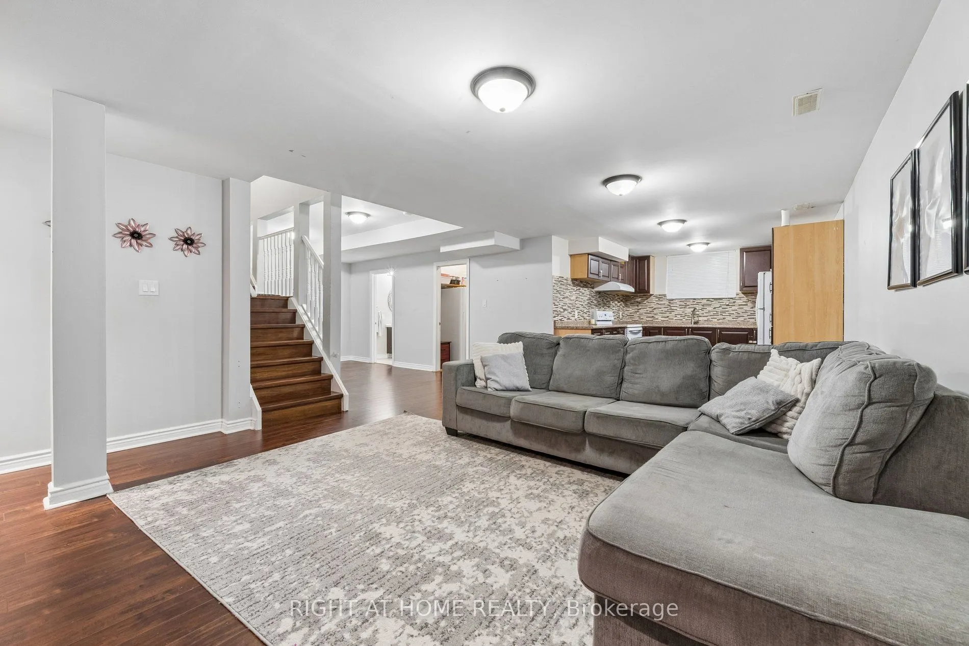 13 Weston Crescent