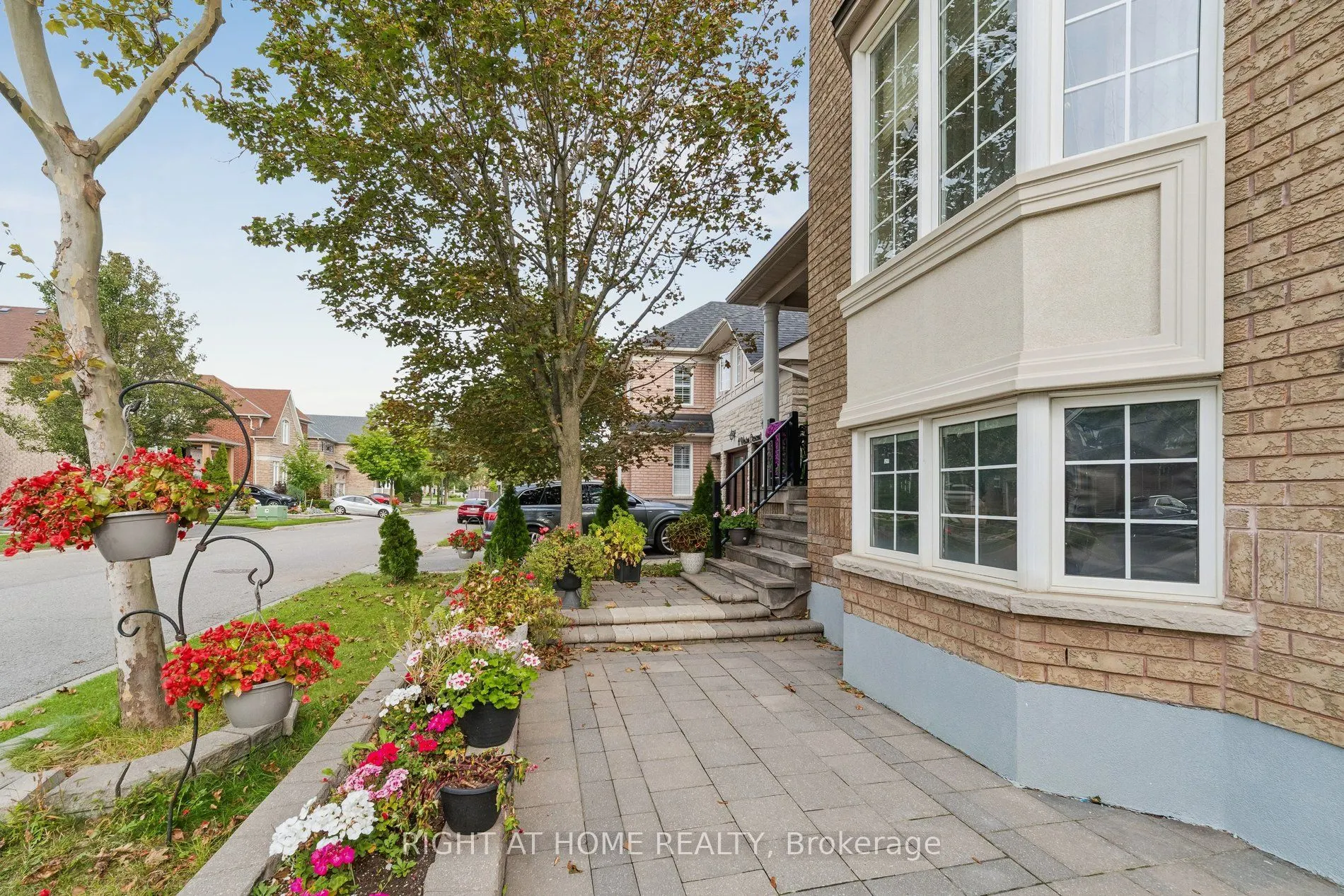 13 Weston Crescent