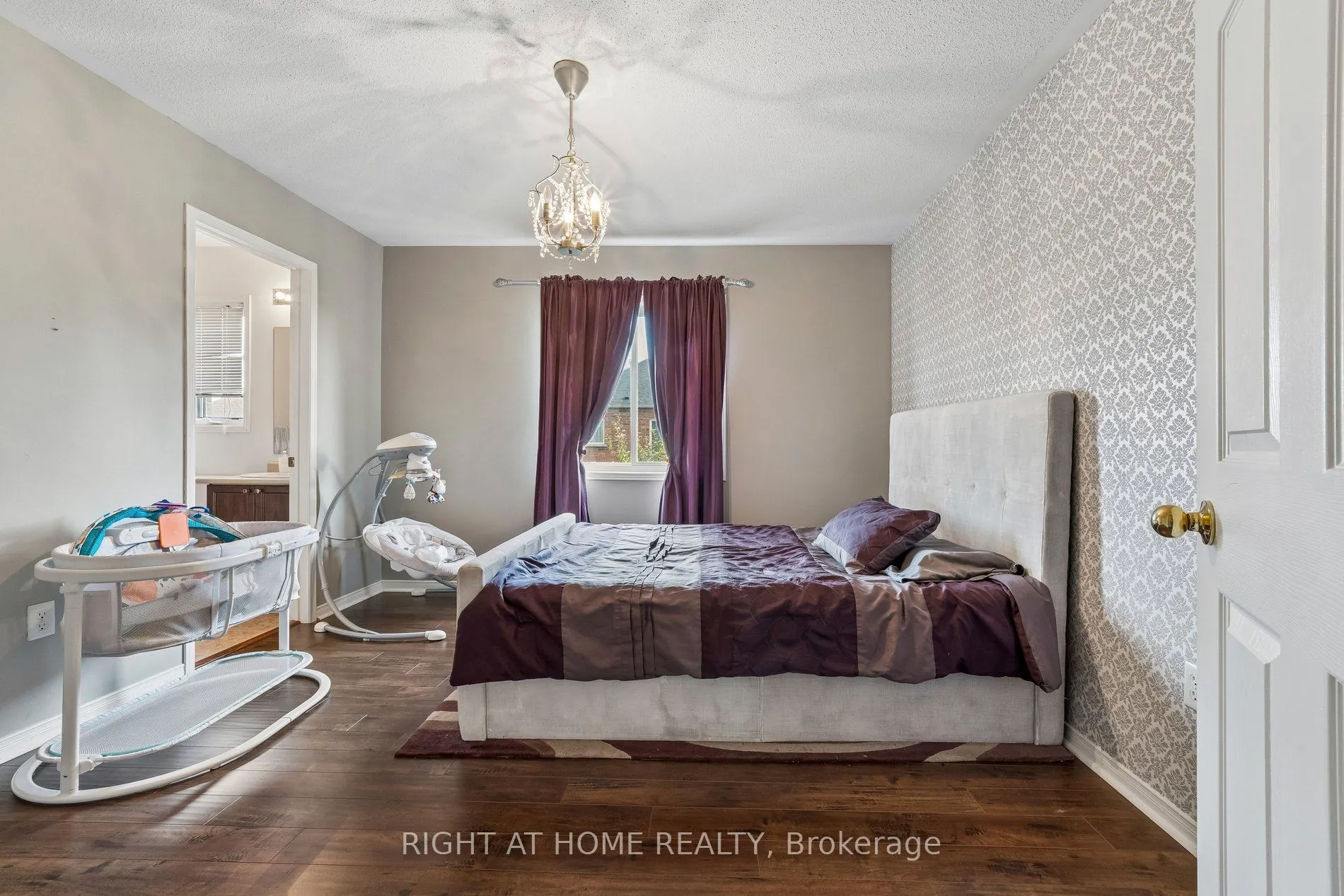 13 Weston Crescent