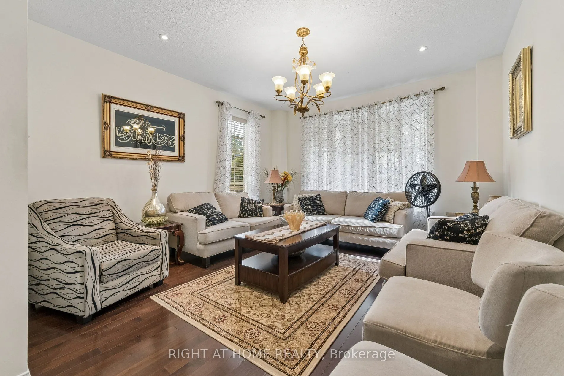 13 Weston Crescent