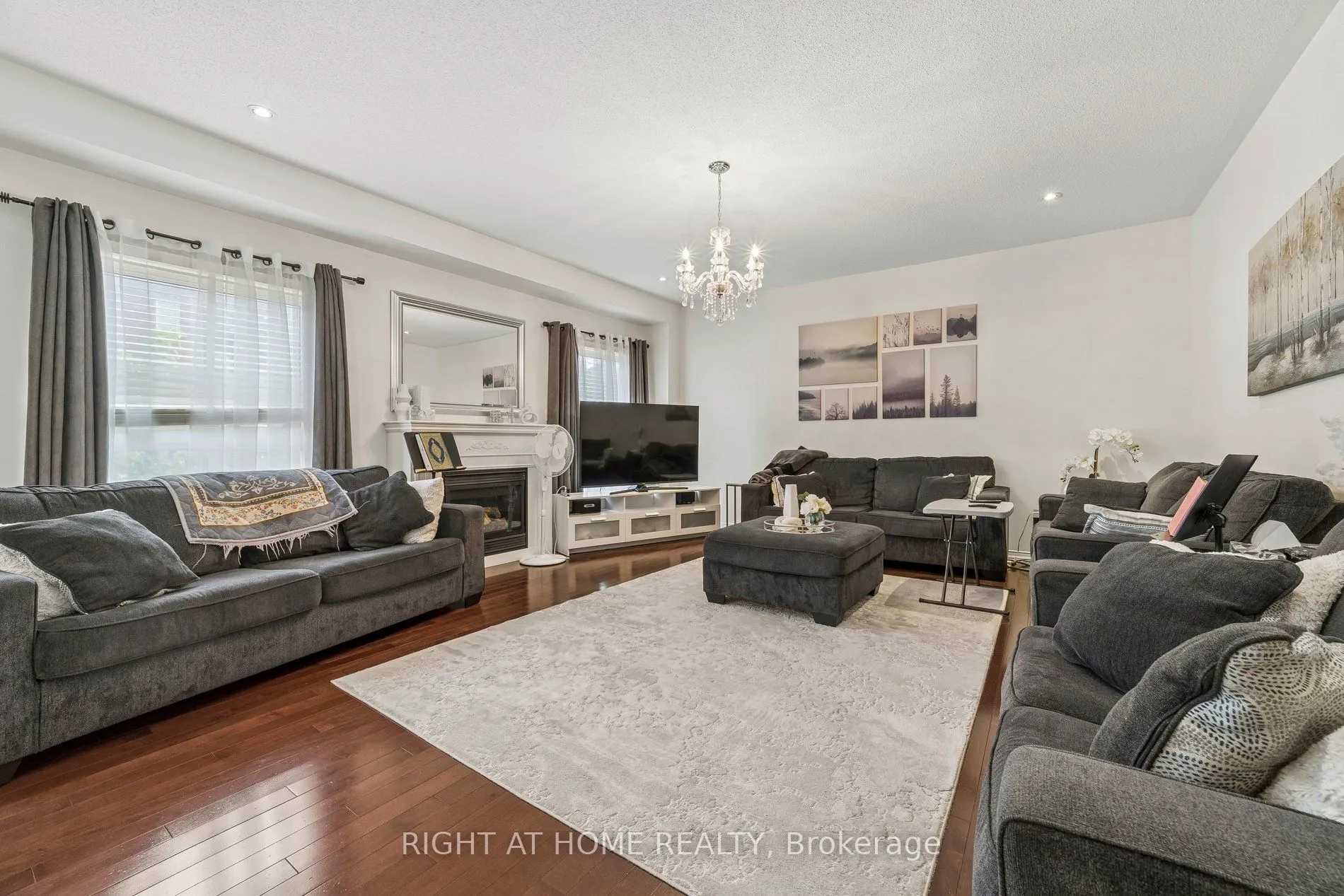 13 Weston Crescent