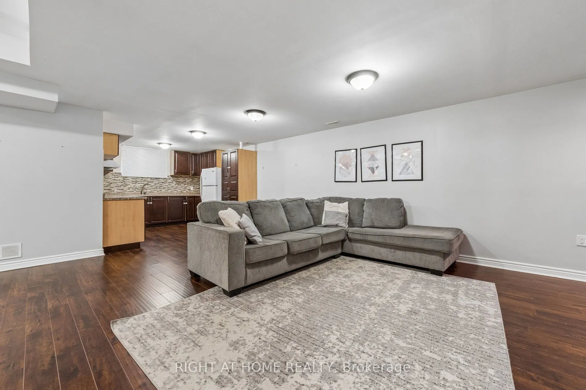 13 Weston Crescent