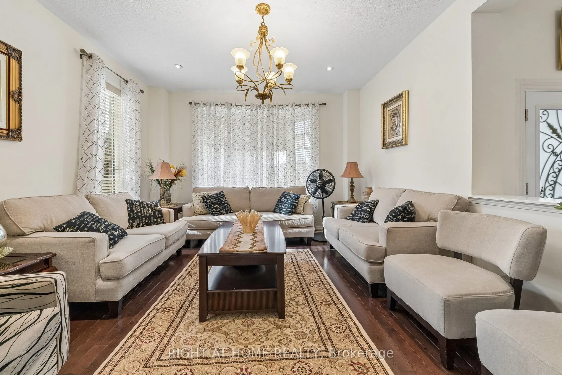 13 Weston Crescent