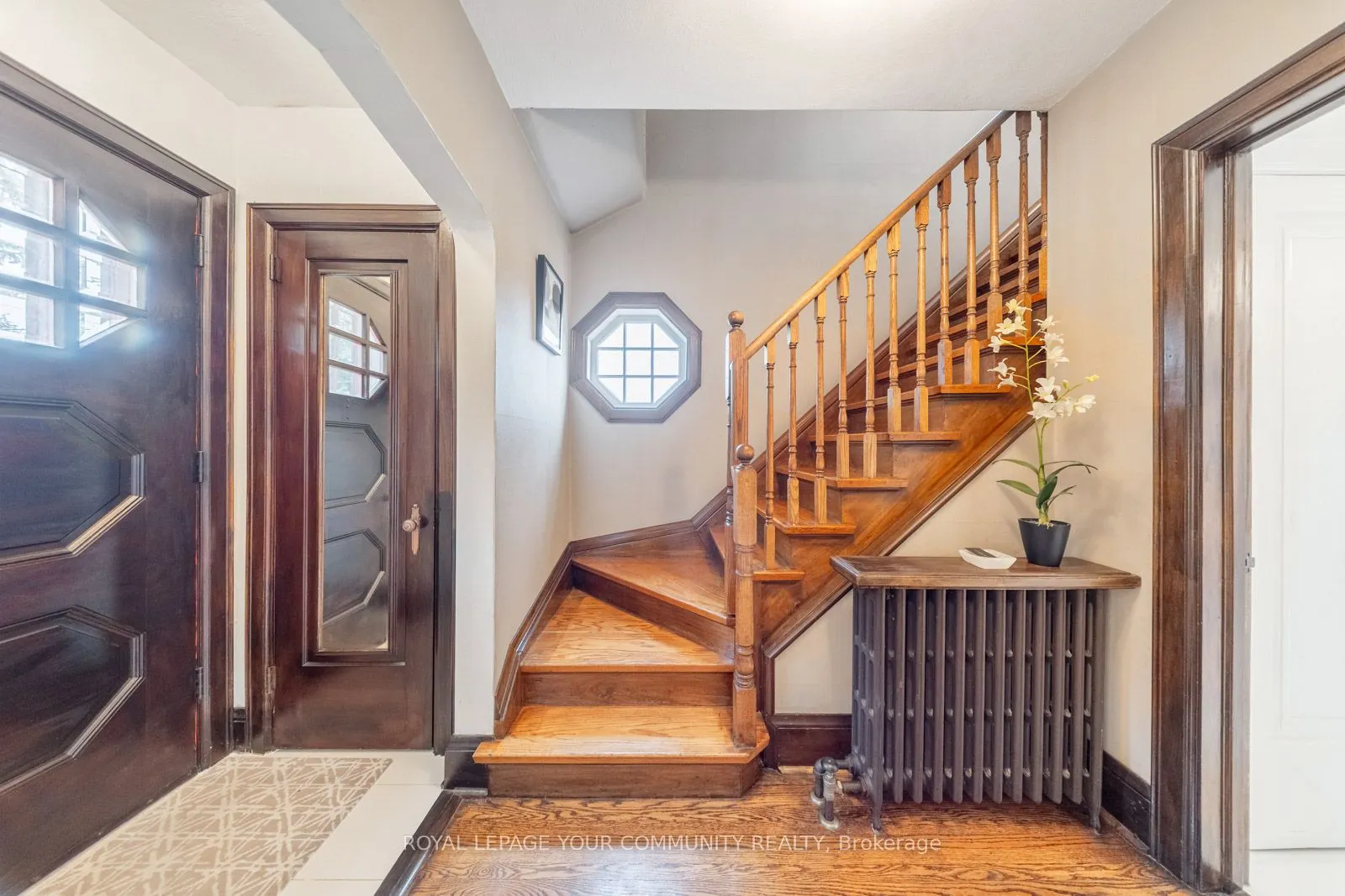 2 Four Oaks Gate