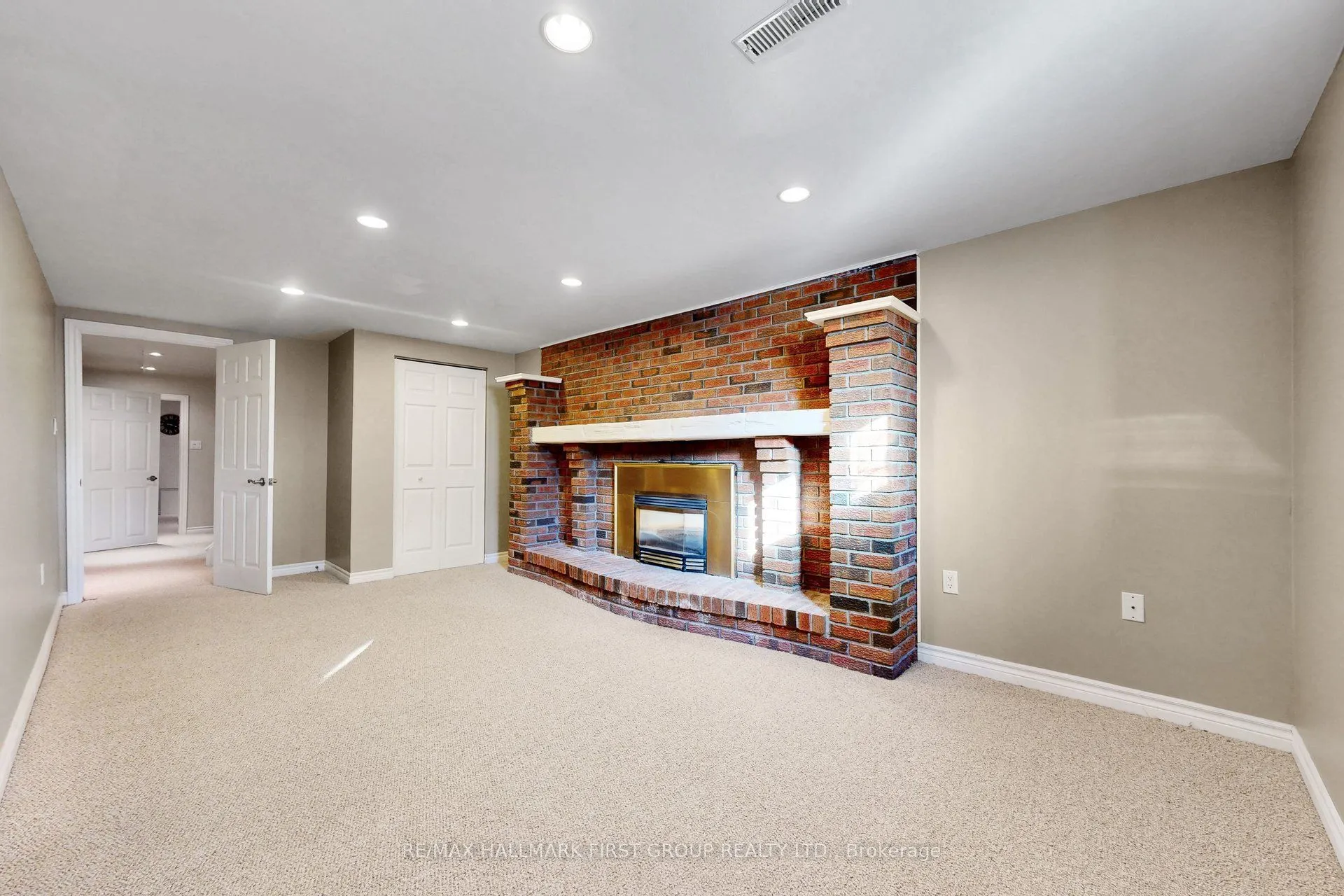 789 Hillcrest Road