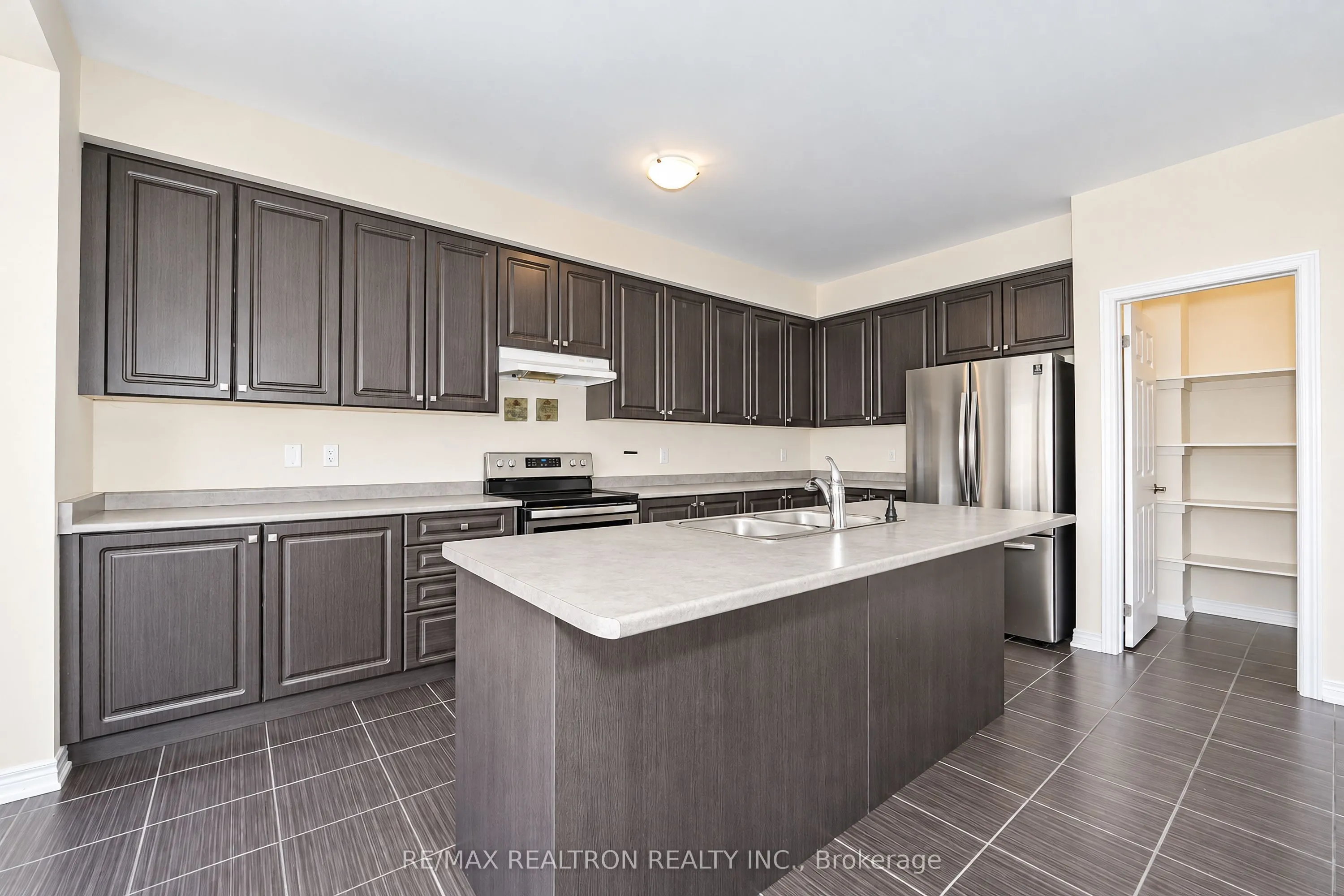 2431 Hibiscus Drive