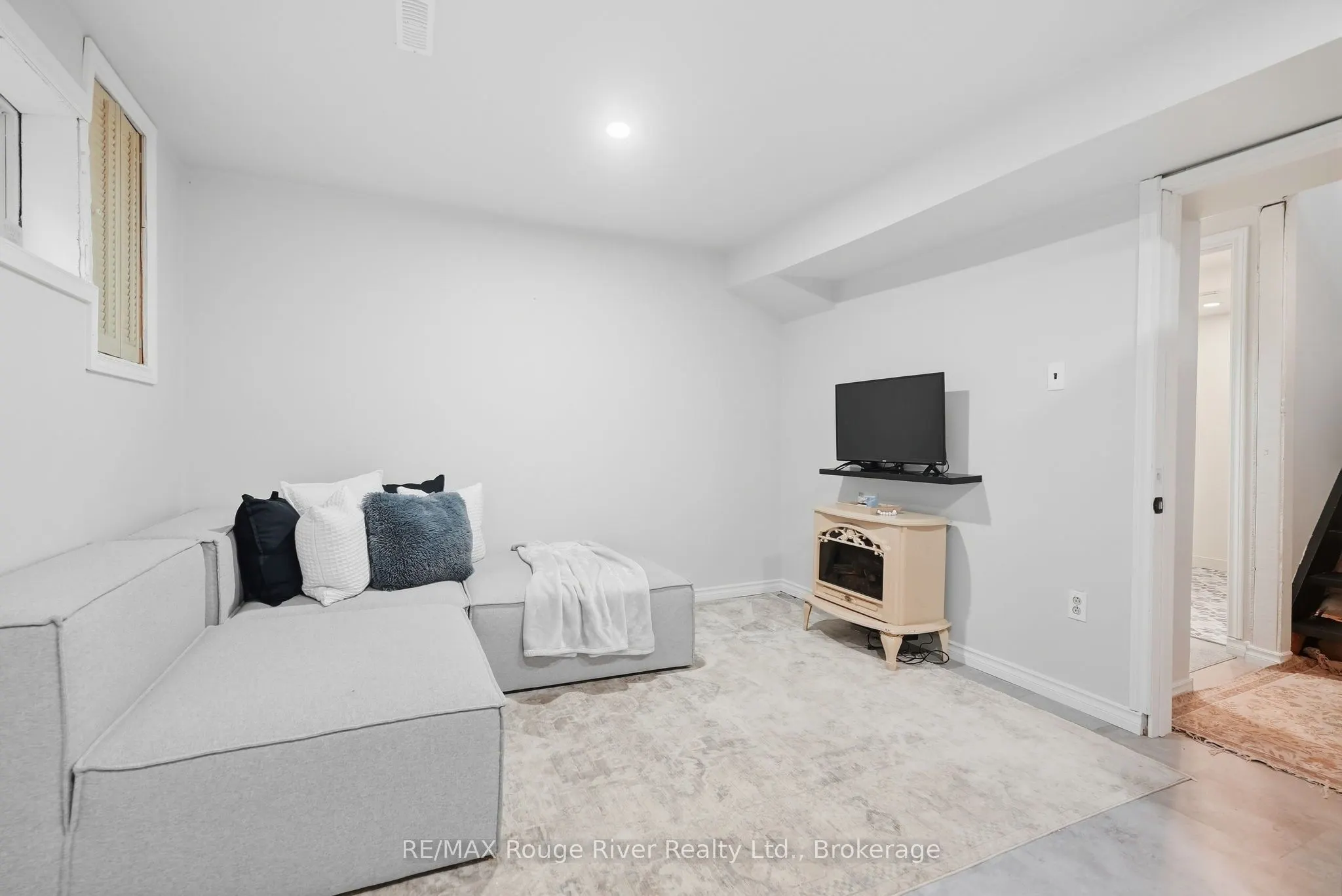 313 Lupin Drive
