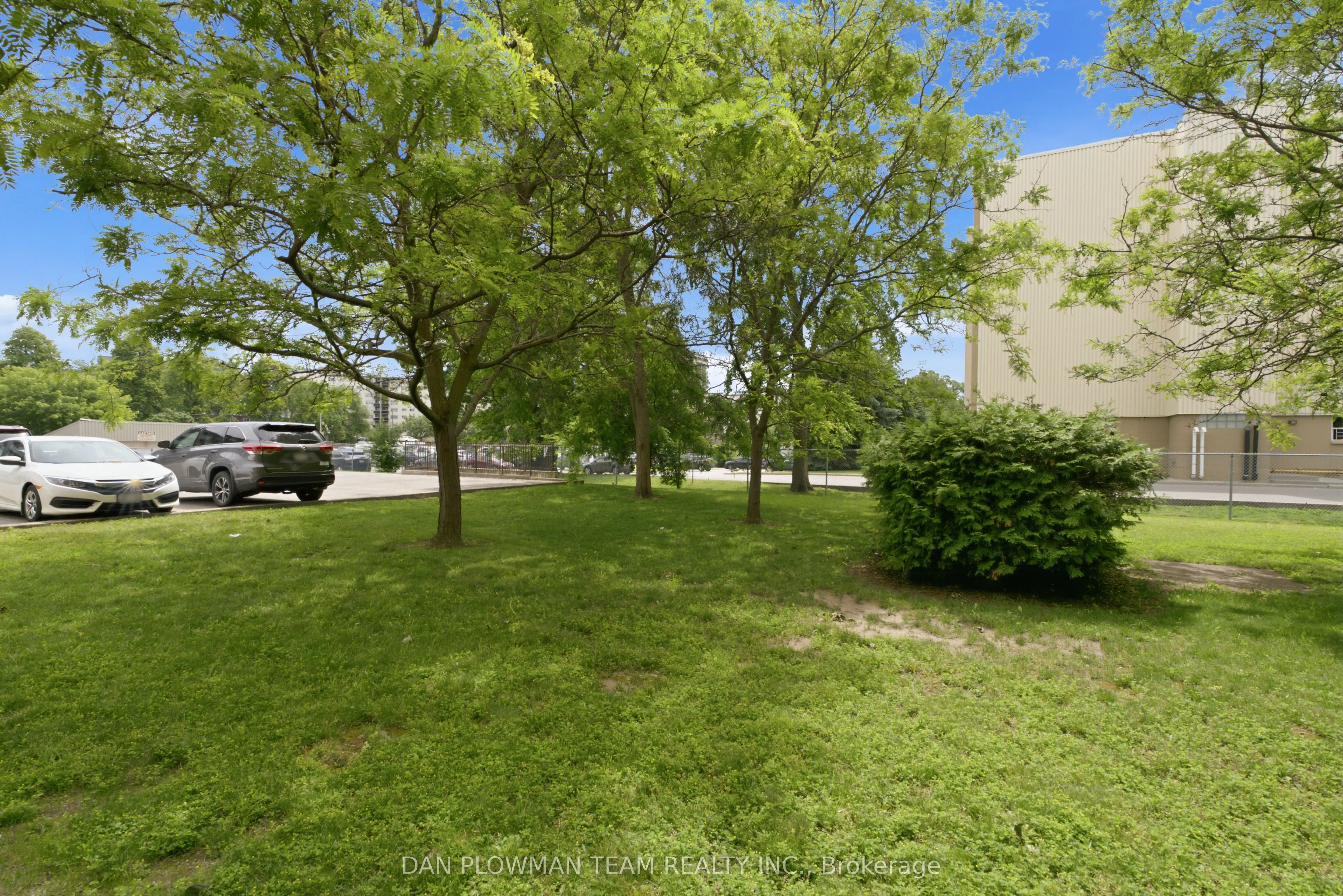 131 Taunton Road E #204