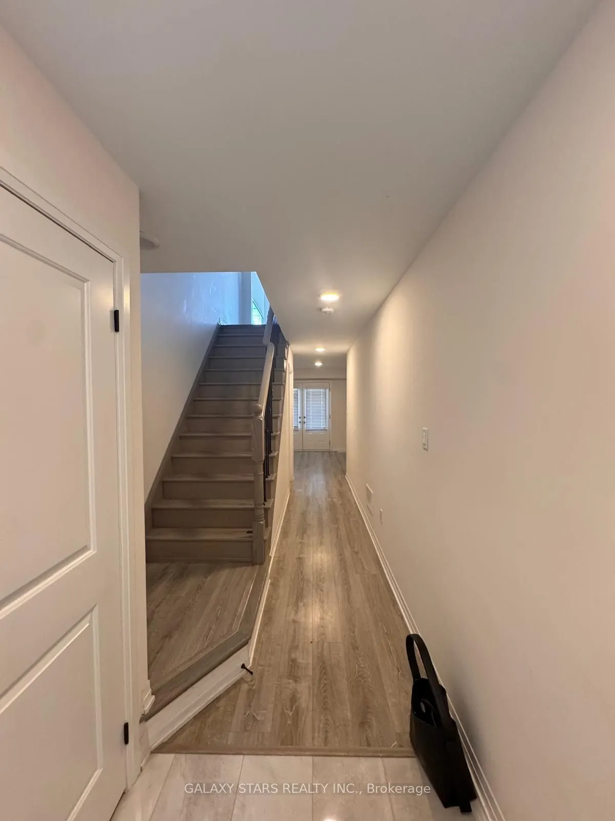 50 Ambereen Place