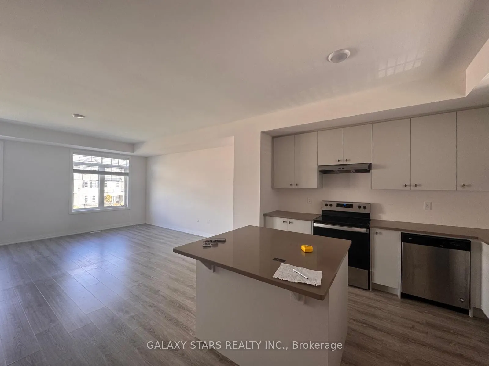50 Ambereen Place