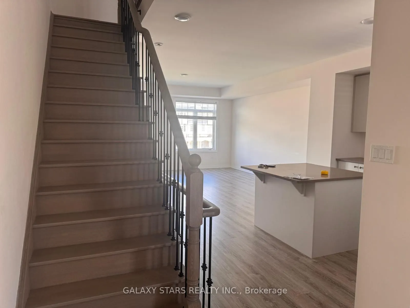 50 Ambereen Place
