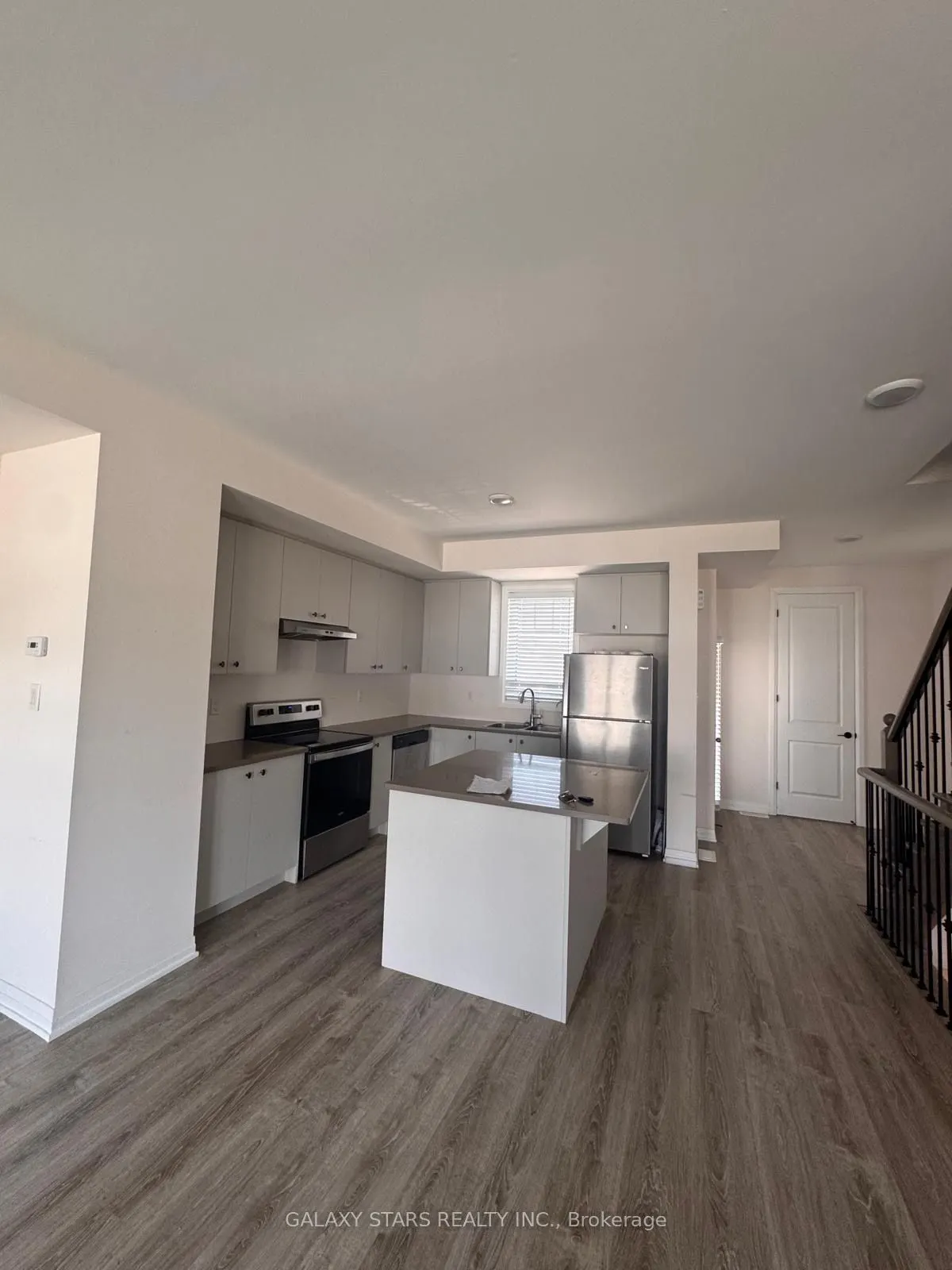50 Ambereen Place