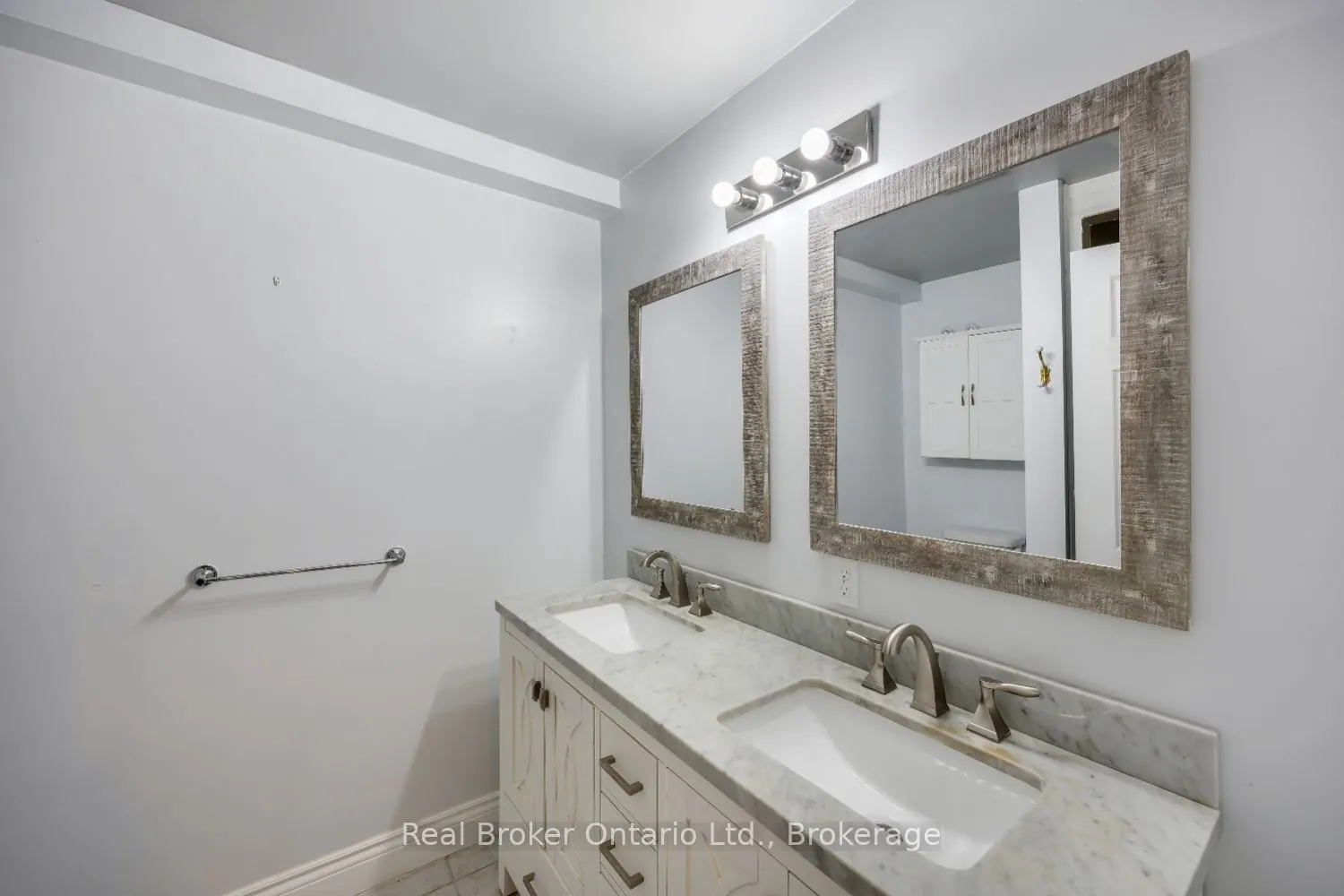 18 Concession Street W