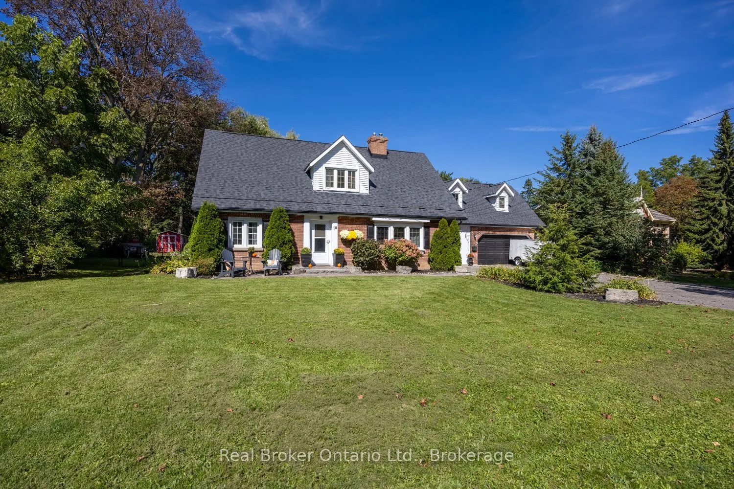 18 Concession Street W
