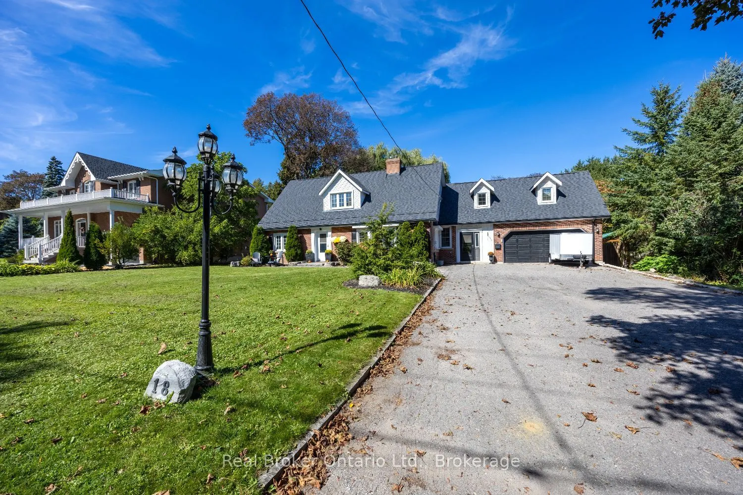 18 Concession Street W