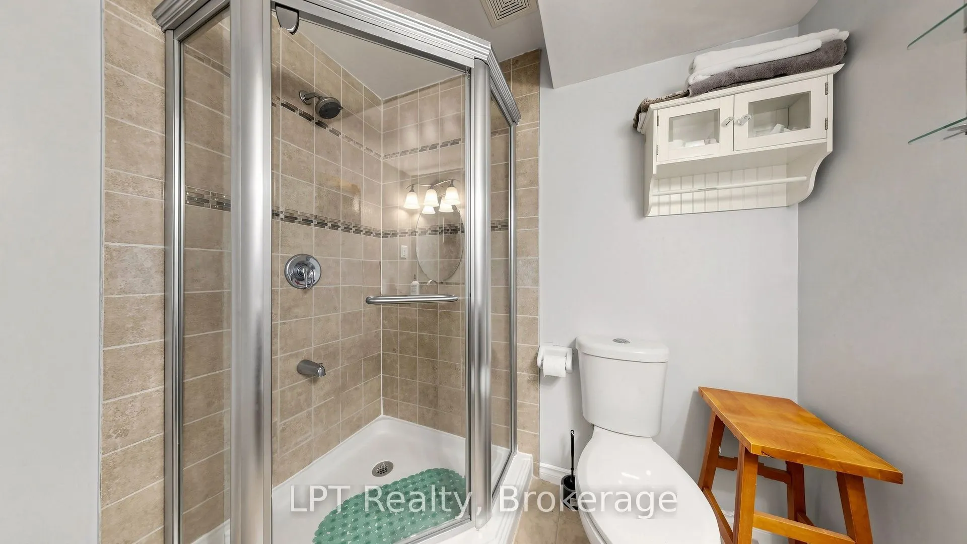 18 Tawn Crescent S