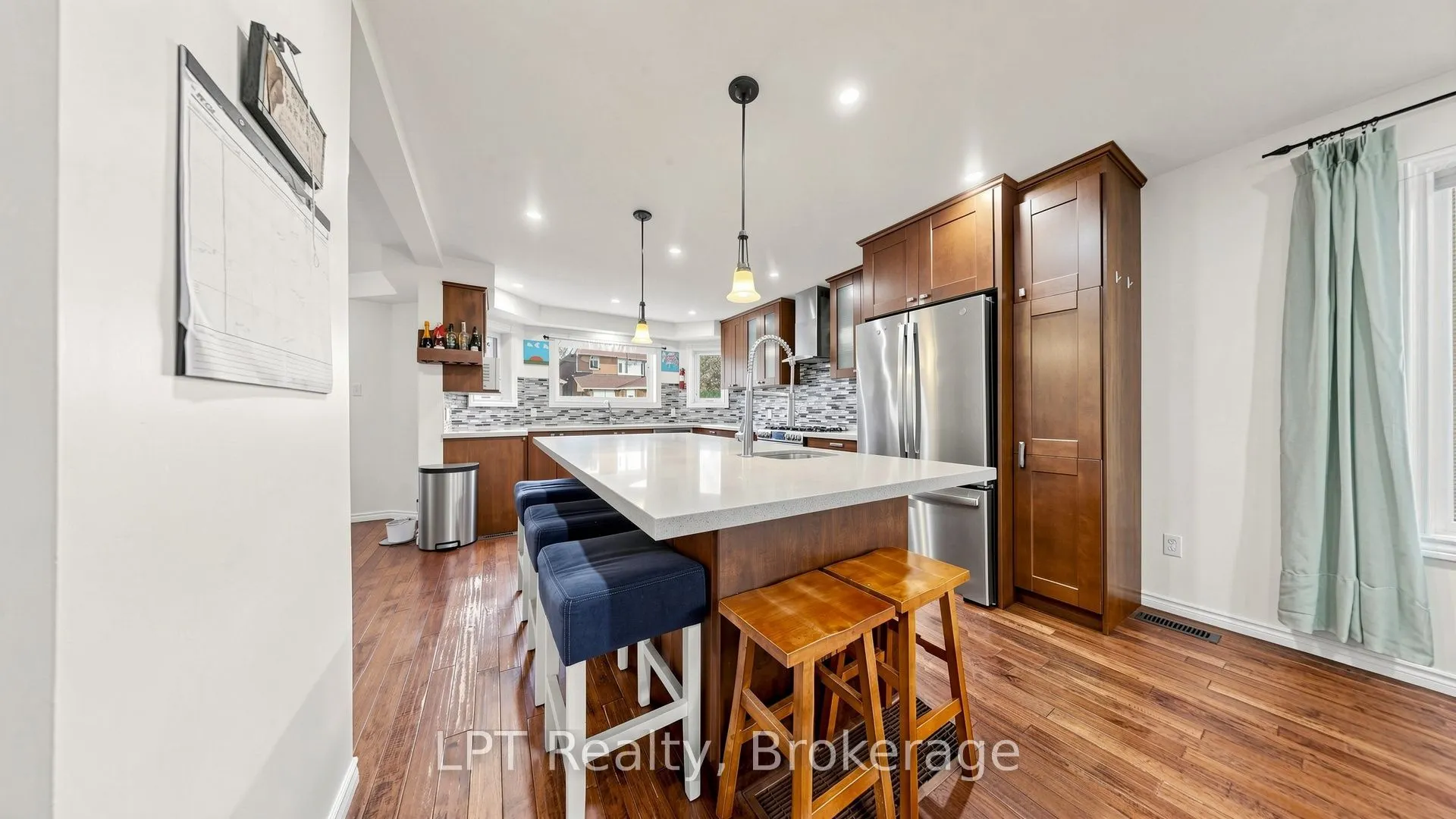 18 Tawn Crescent S