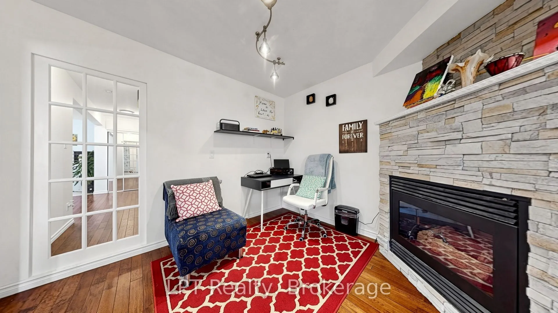 18 Tawn Crescent S