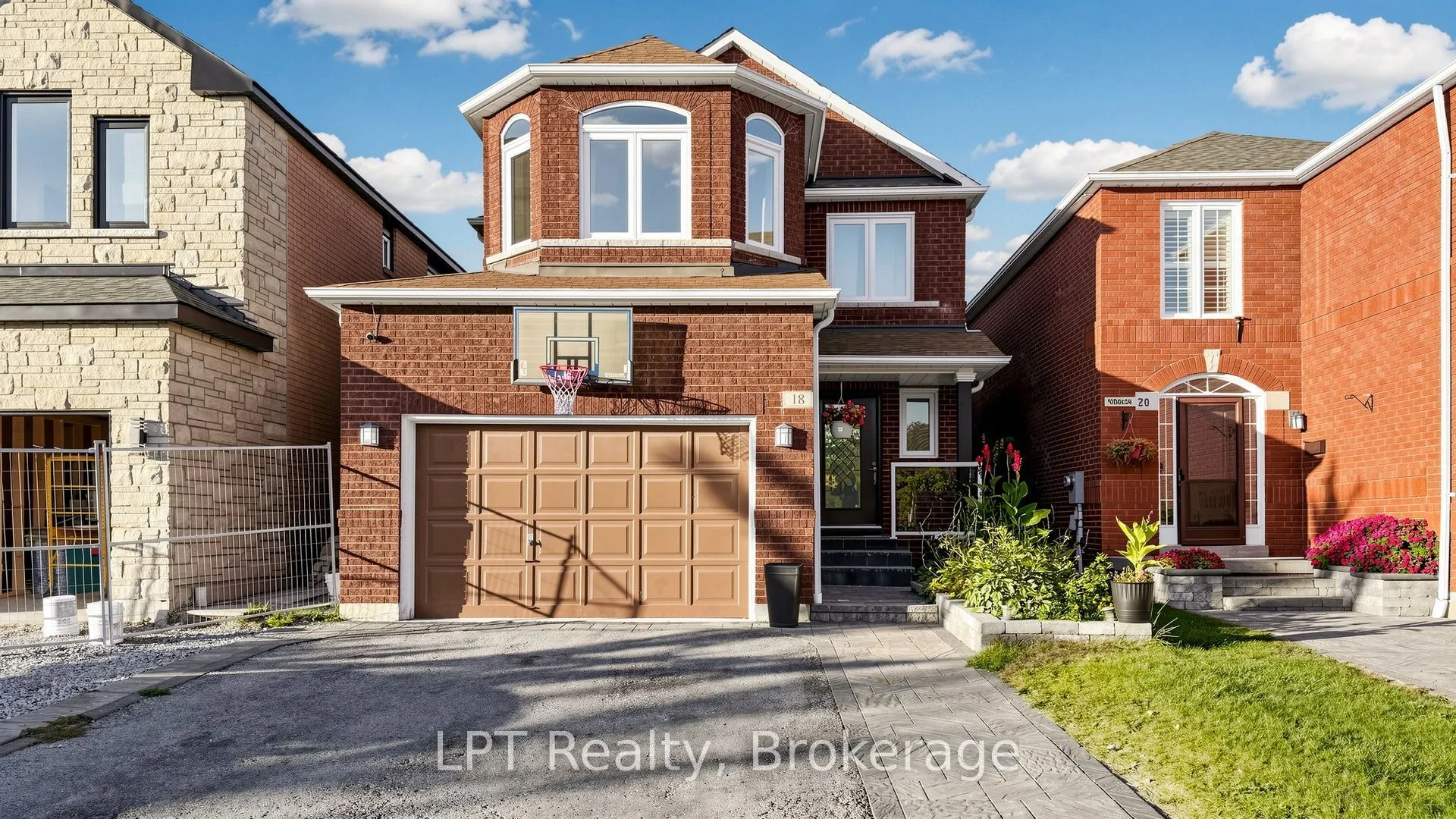 18 Tawn Crescent S