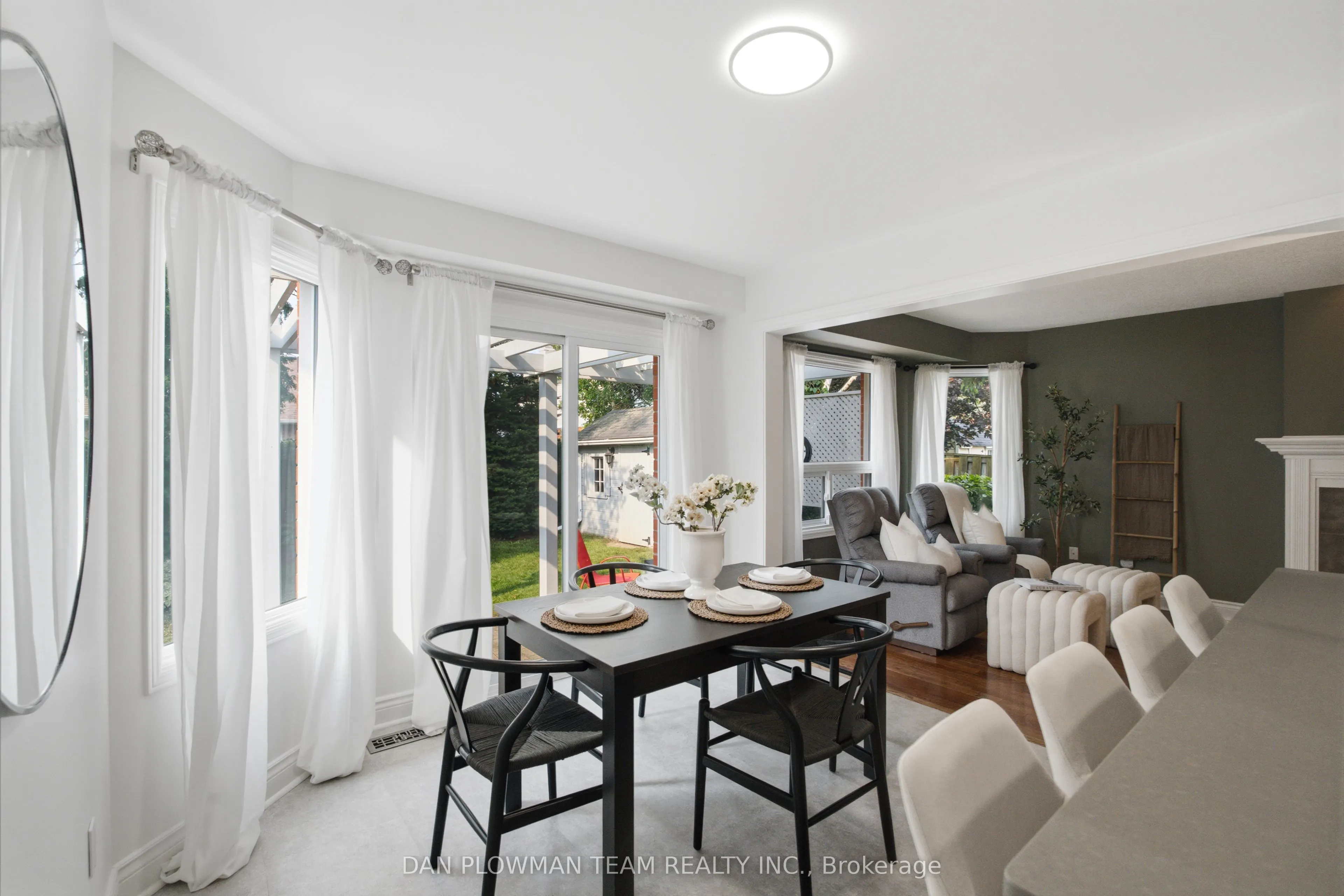 6 Saddlebrook Court