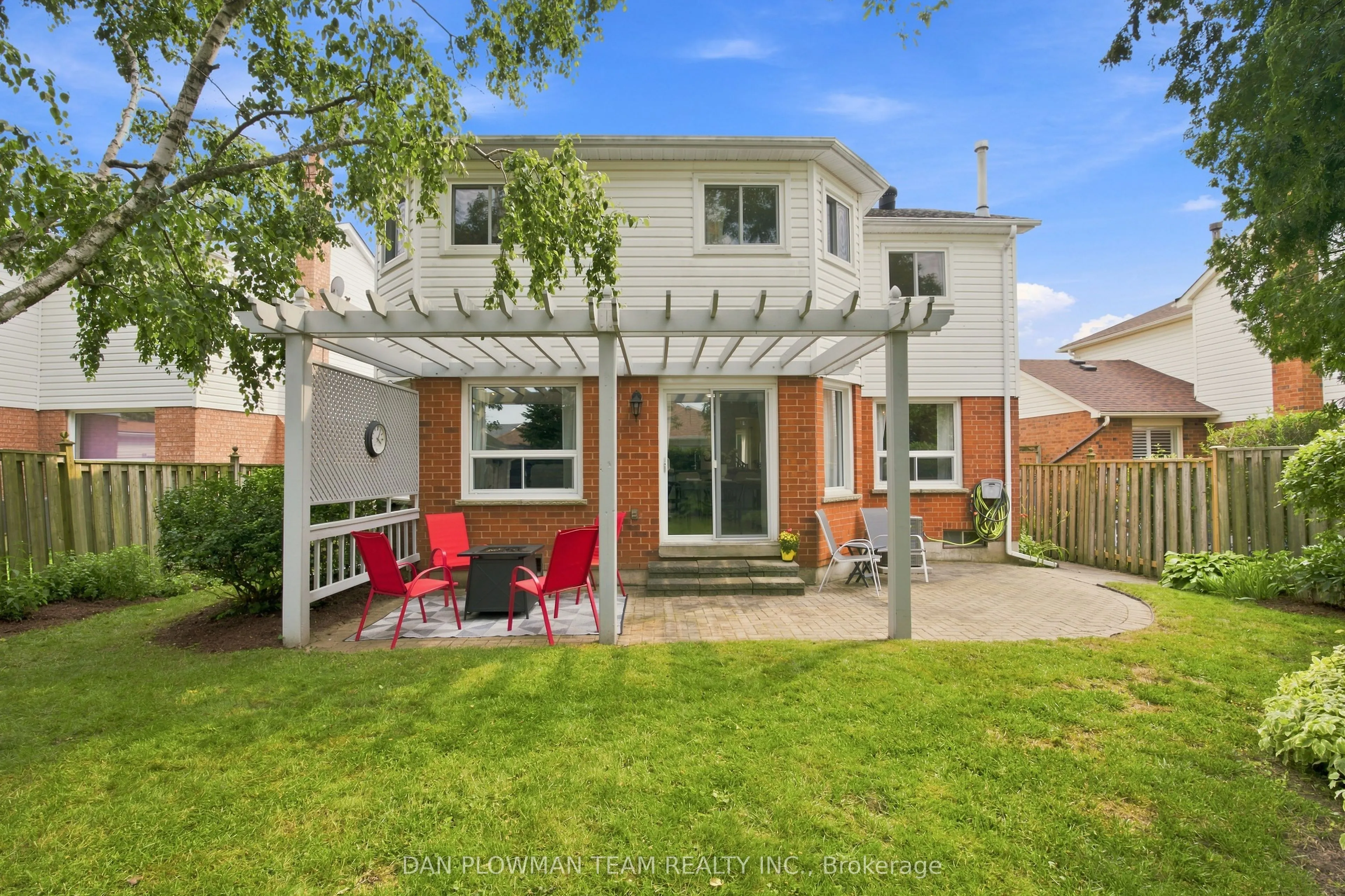 6 Saddlebrook Court