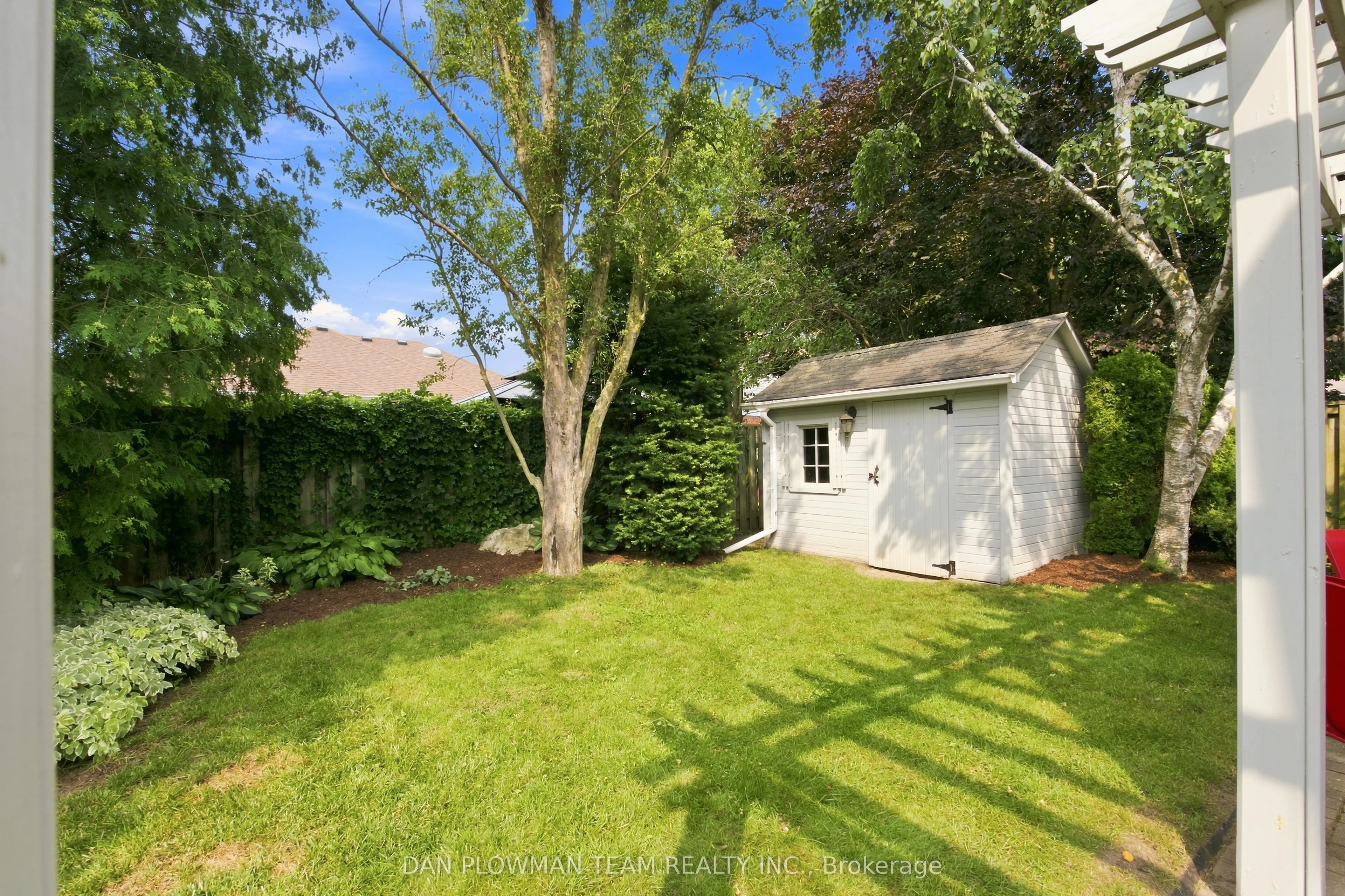 6 Saddlebrook Court