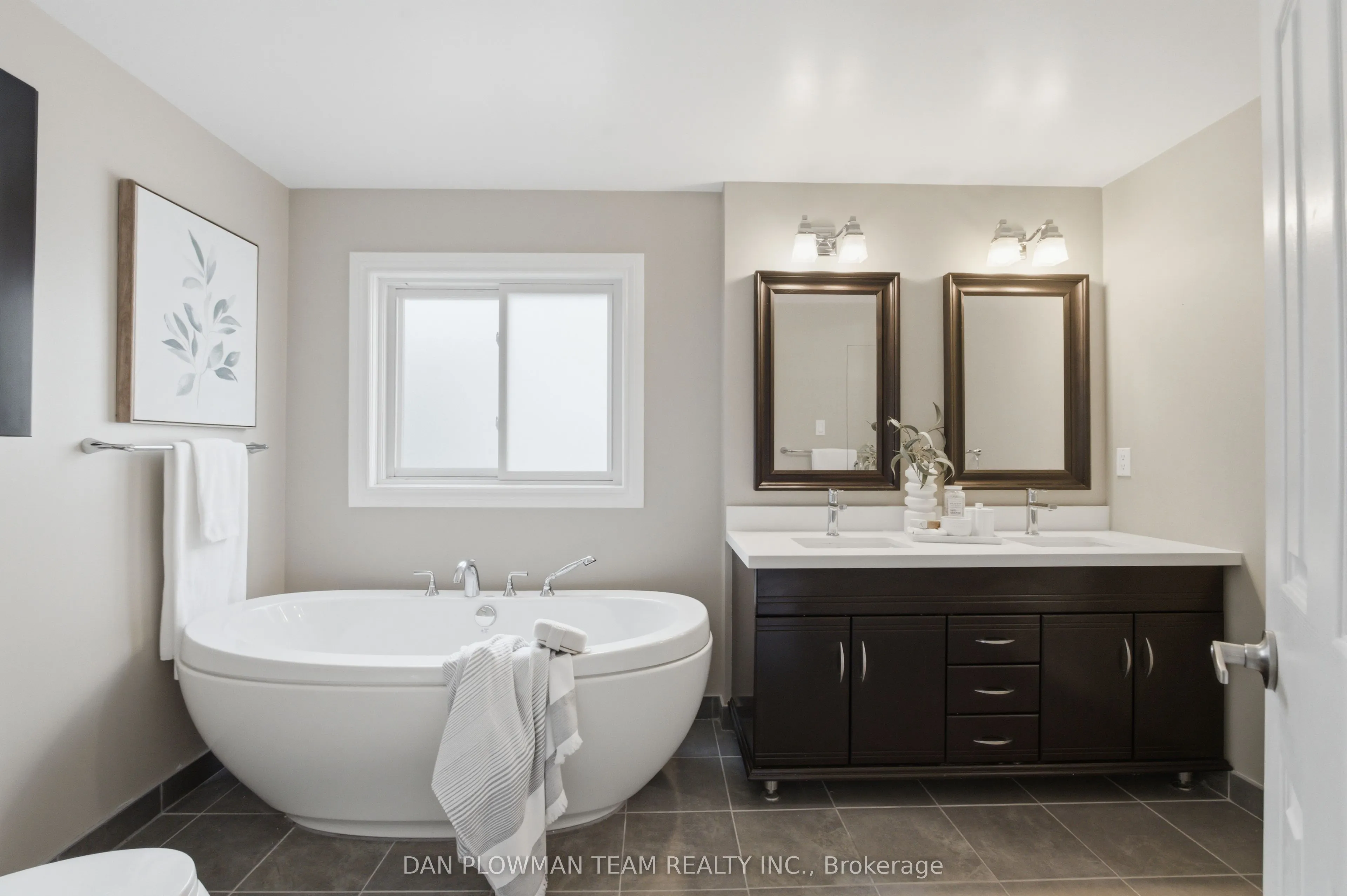 6 Saddlebrook Court