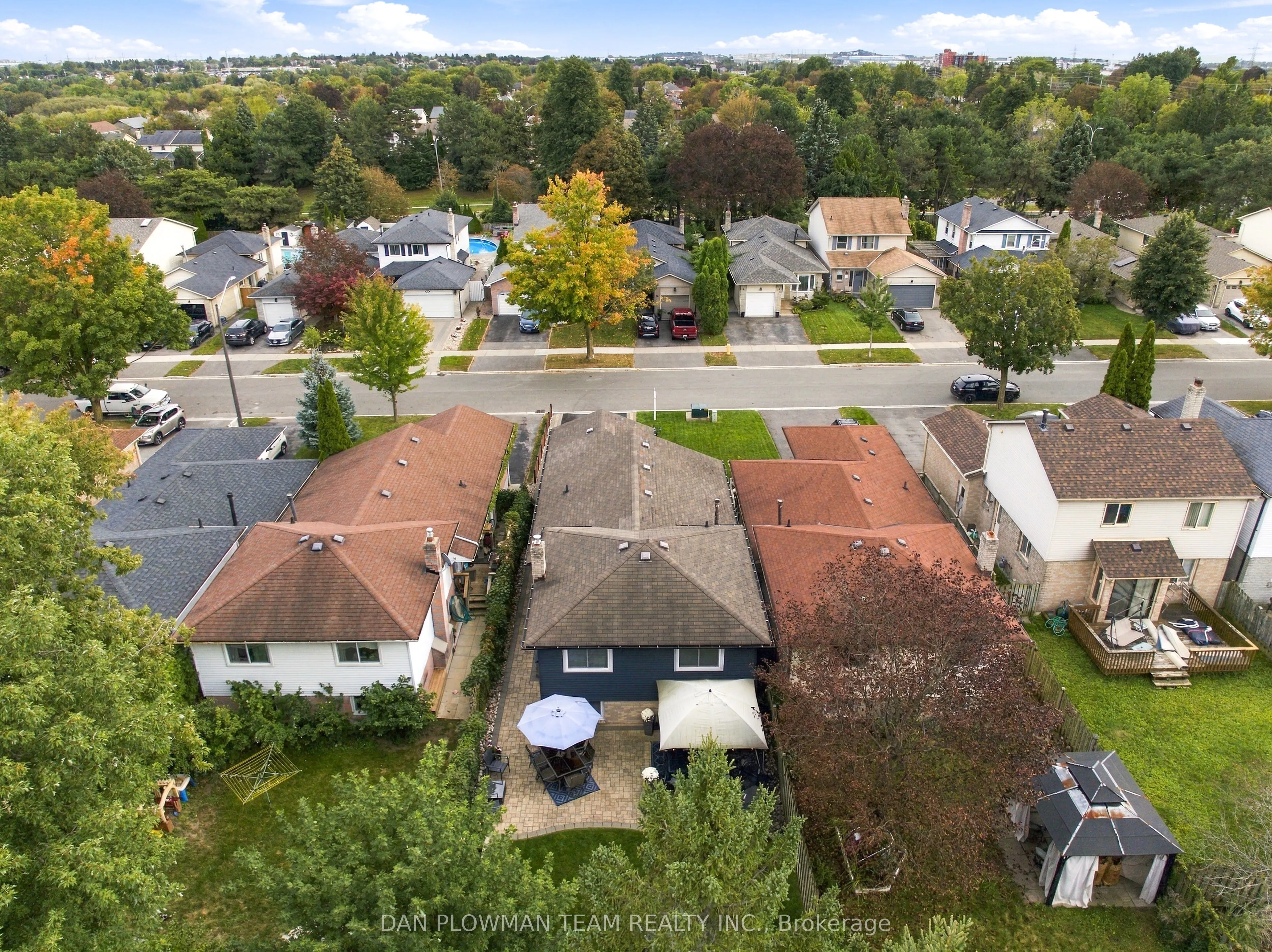 77 Hialeah Crescent