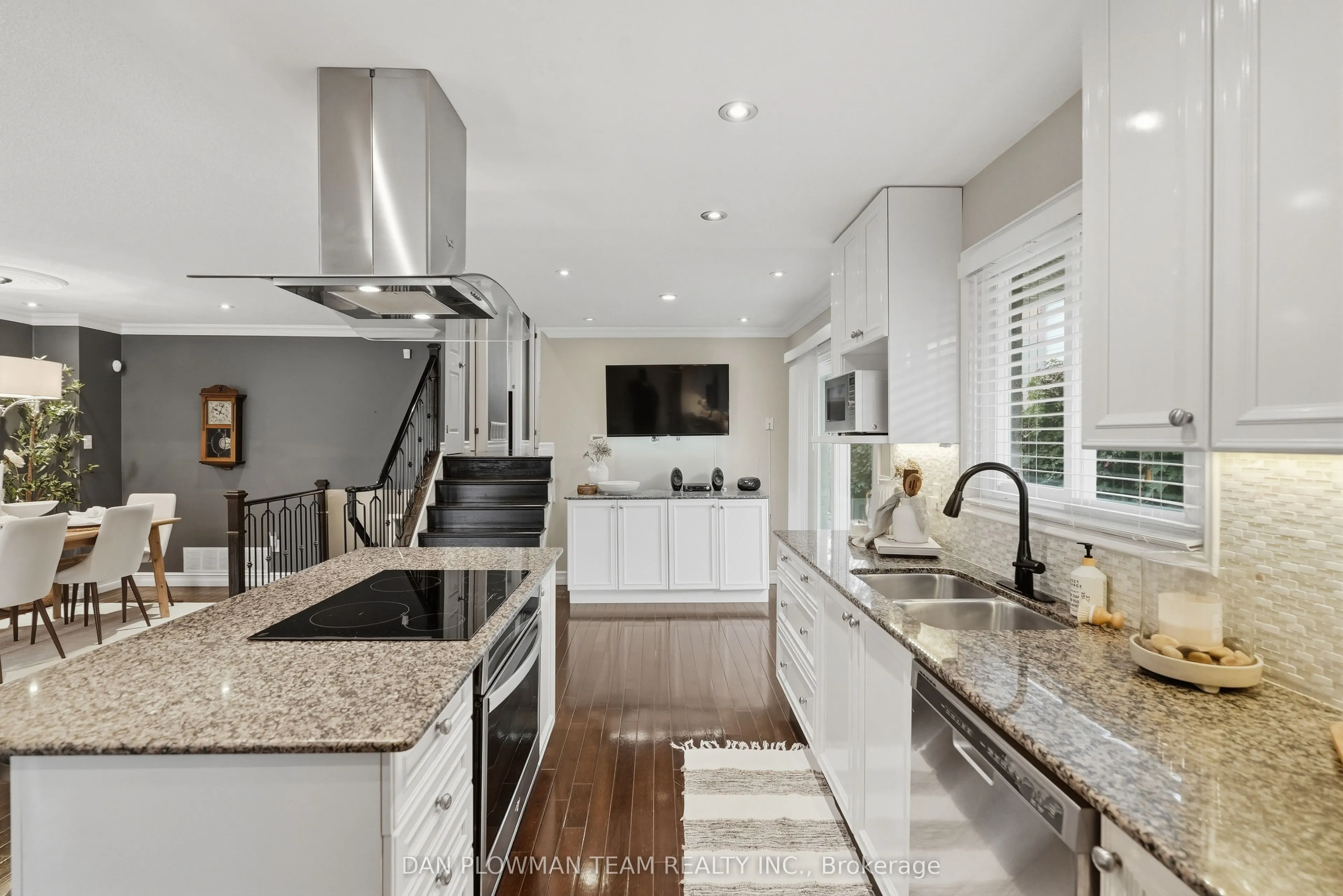 77 Hialeah Crescent