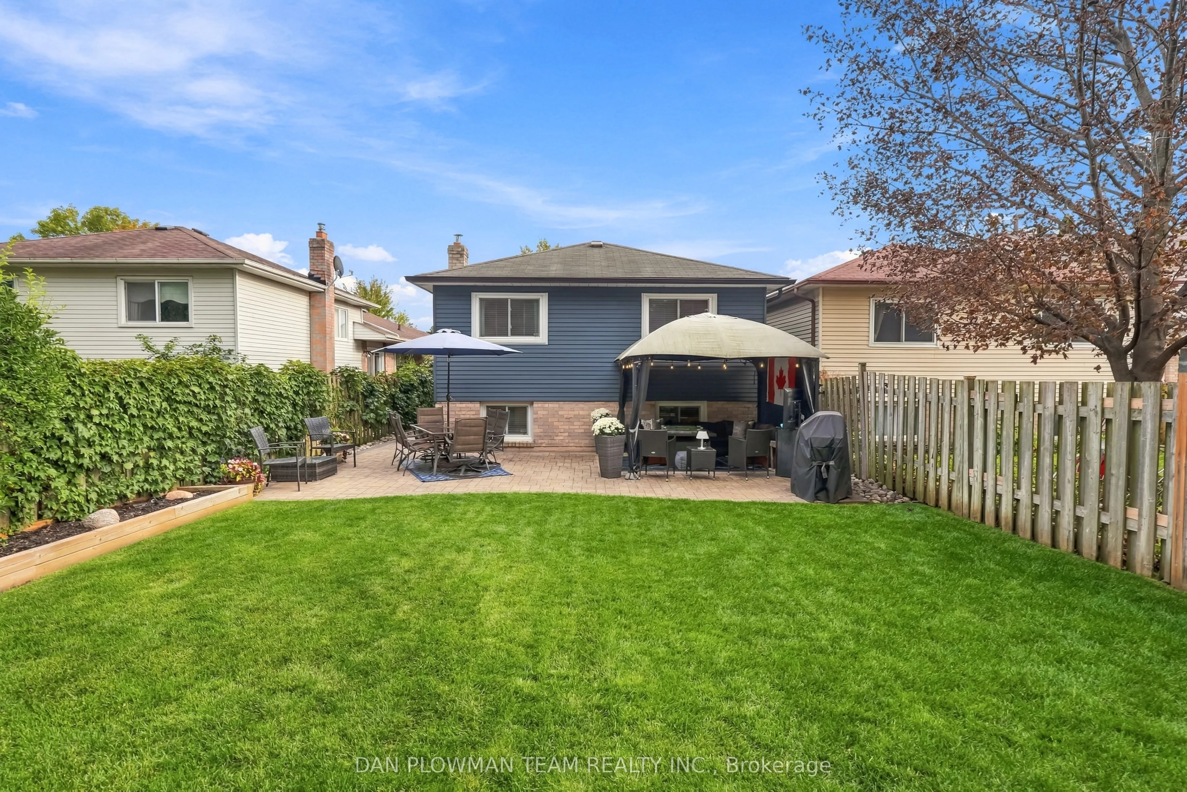 77 Hialeah Crescent