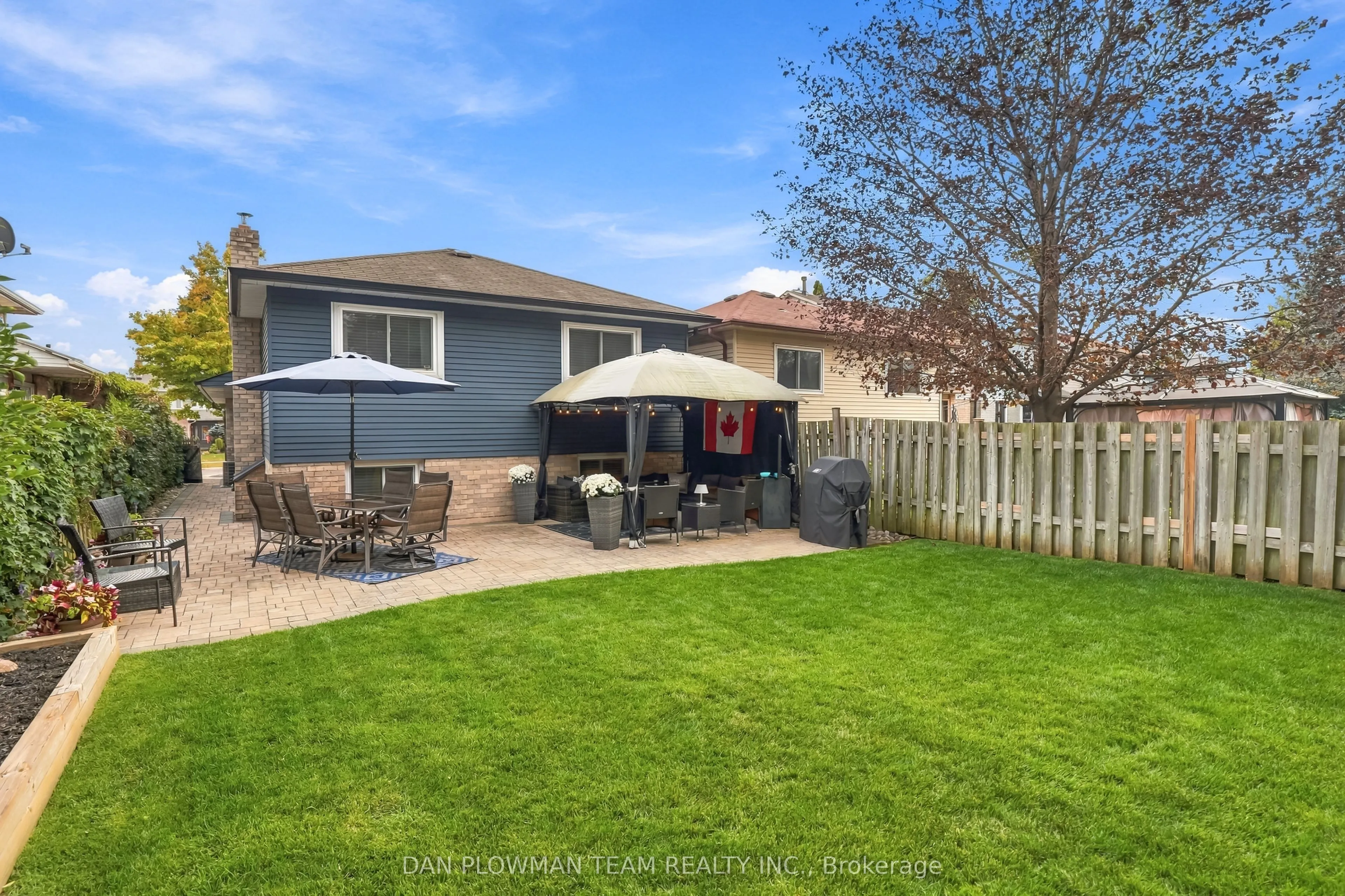 77 Hialeah Crescent