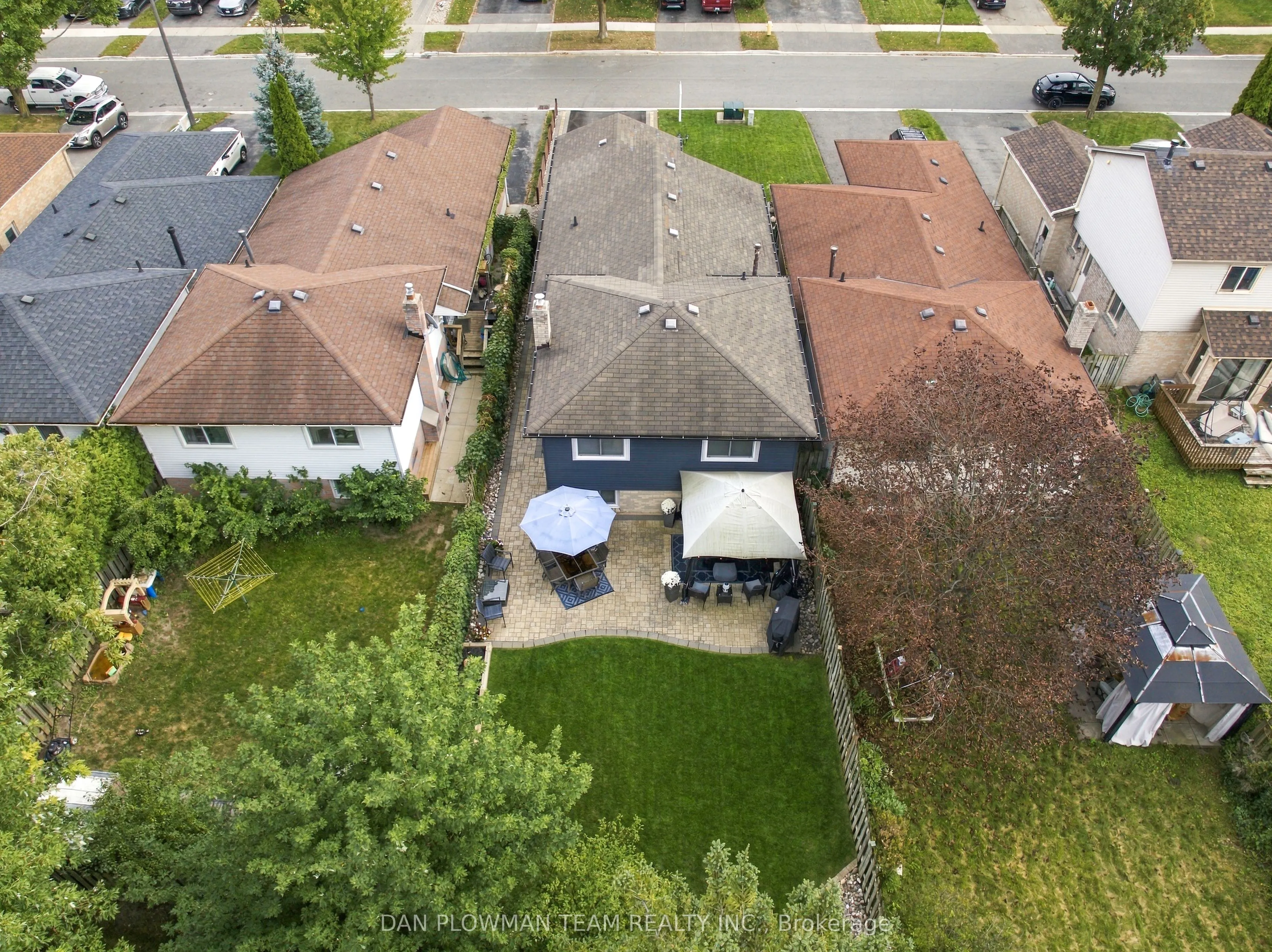 77 Hialeah Crescent