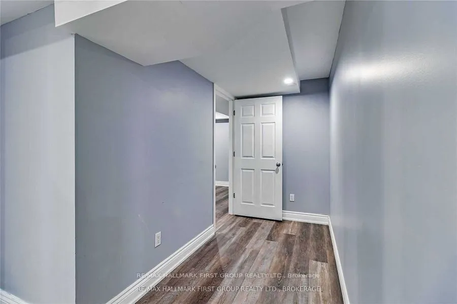 55 Buttonshaw Street #Basement