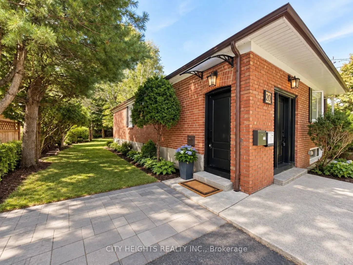 20 Minnacote Avenue ##2 Lower