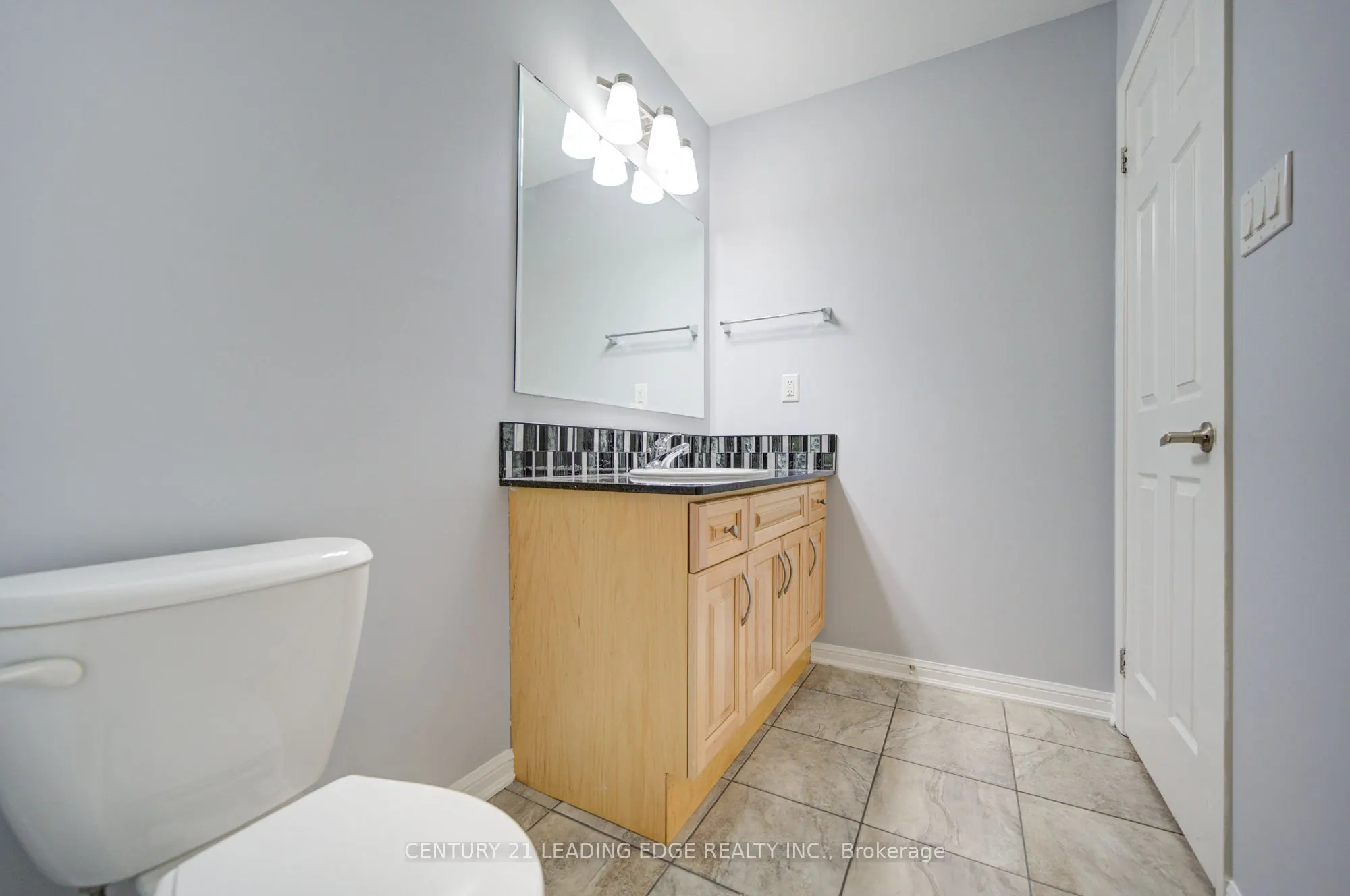 40 Mendelssohn Street #17