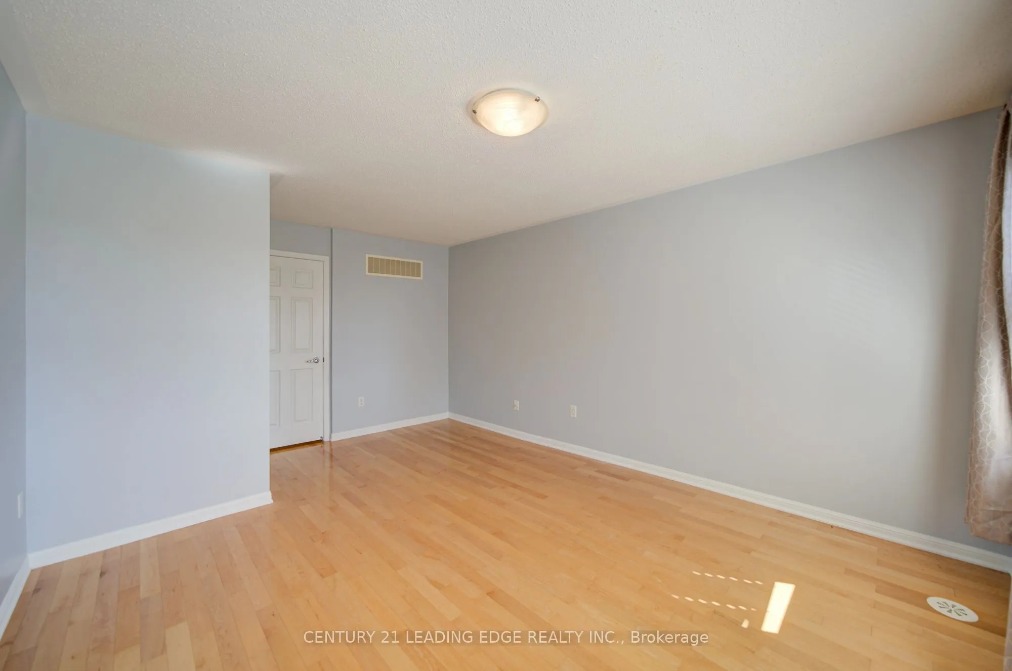 40 Mendelssohn Street #17