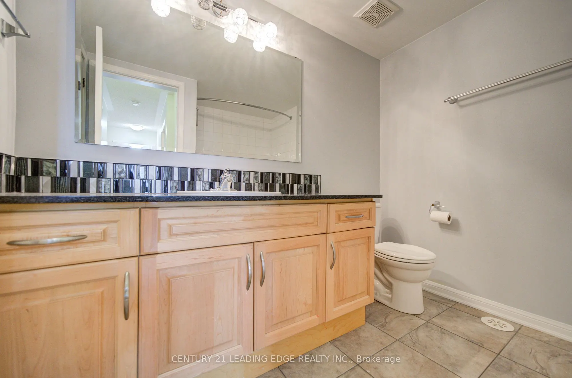 40 Mendelssohn Street #17