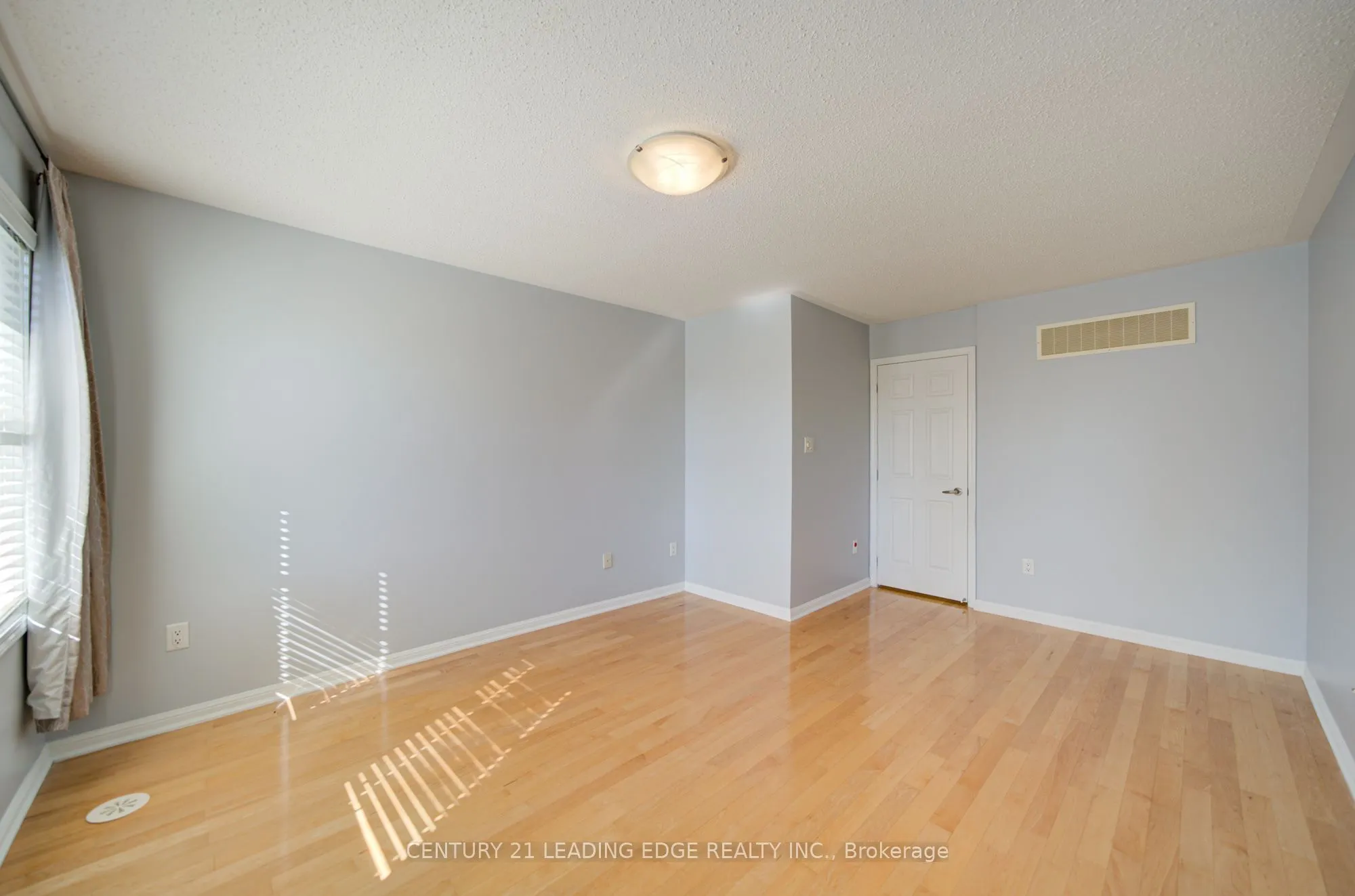 40 Mendelssohn Street #17