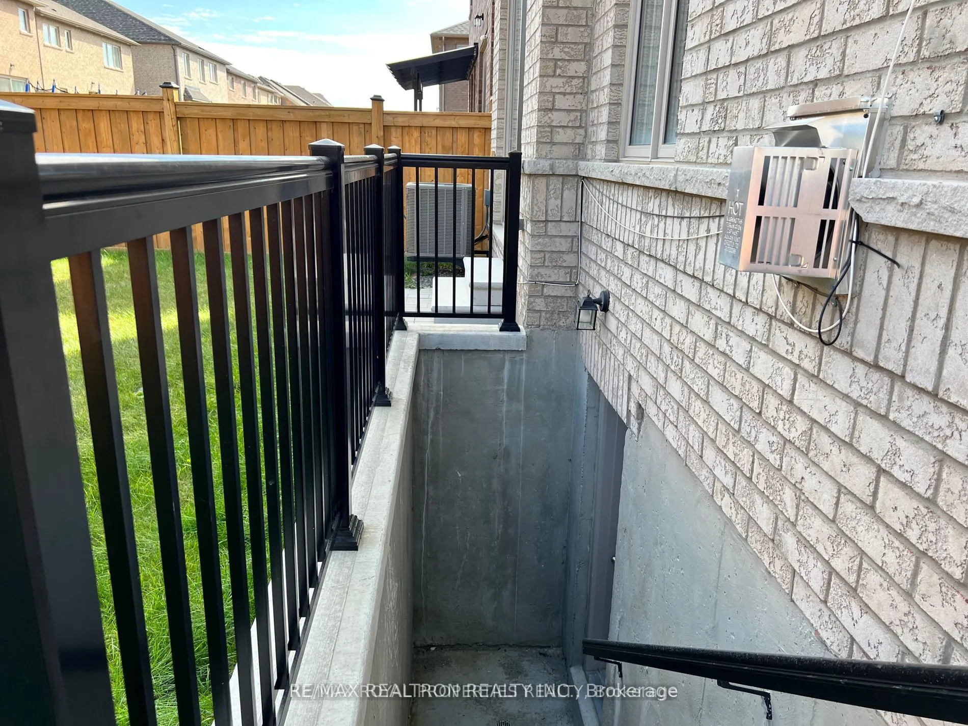 122 Auckland Drive #BSMT