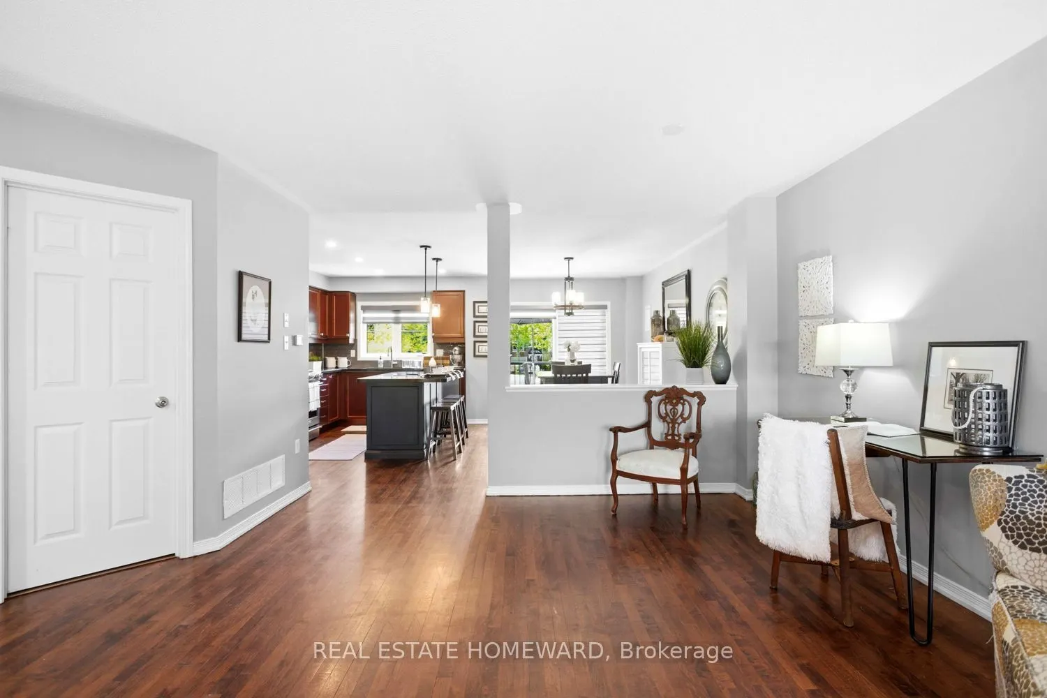 571 Longworth Avenue E #10