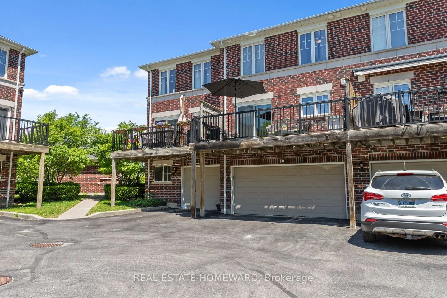 571 Longworth Avenue E #10