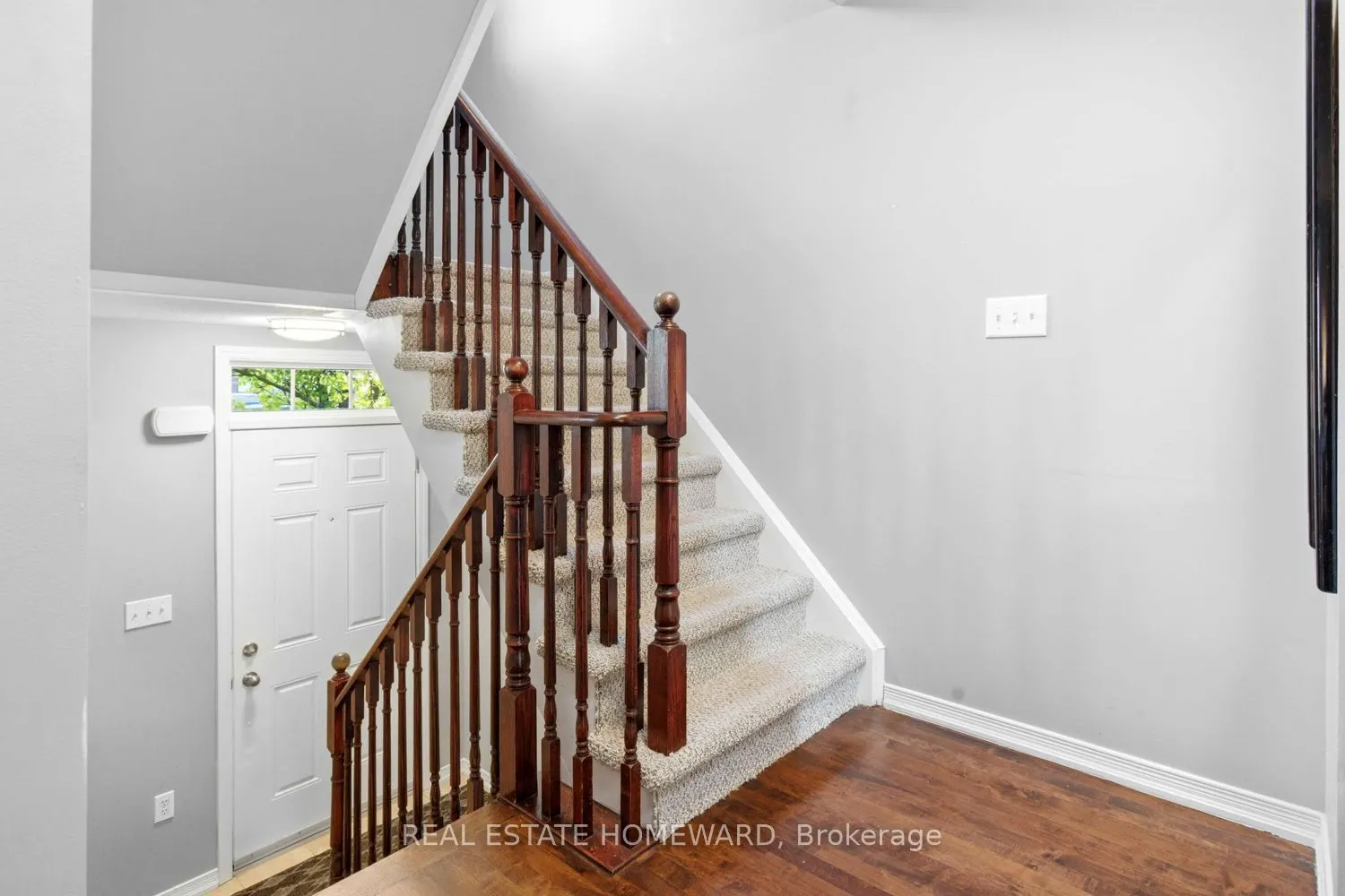 571 Longworth Avenue E #10